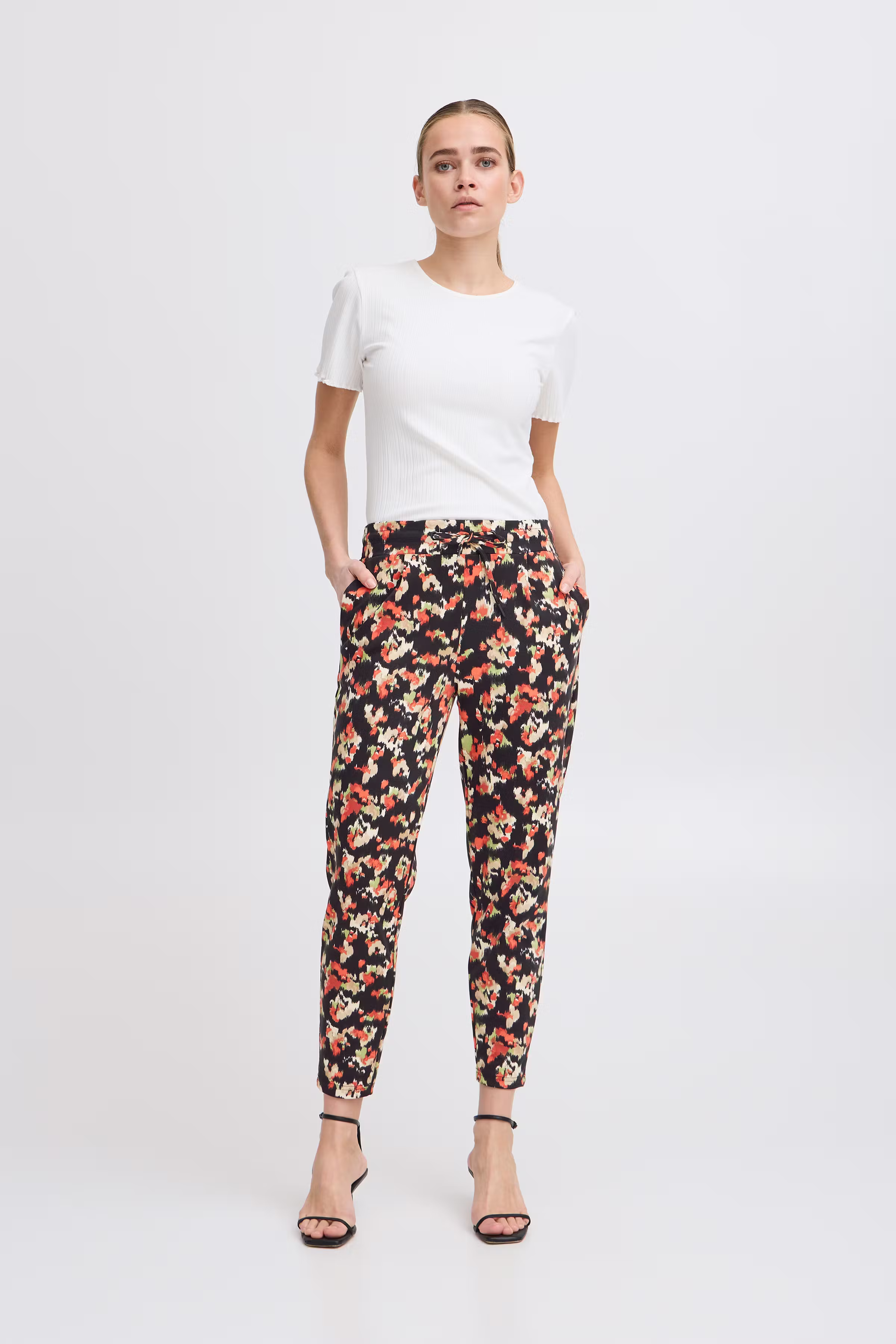 IHKATE Broek LOOKBOOK FRONT 20120504-202709