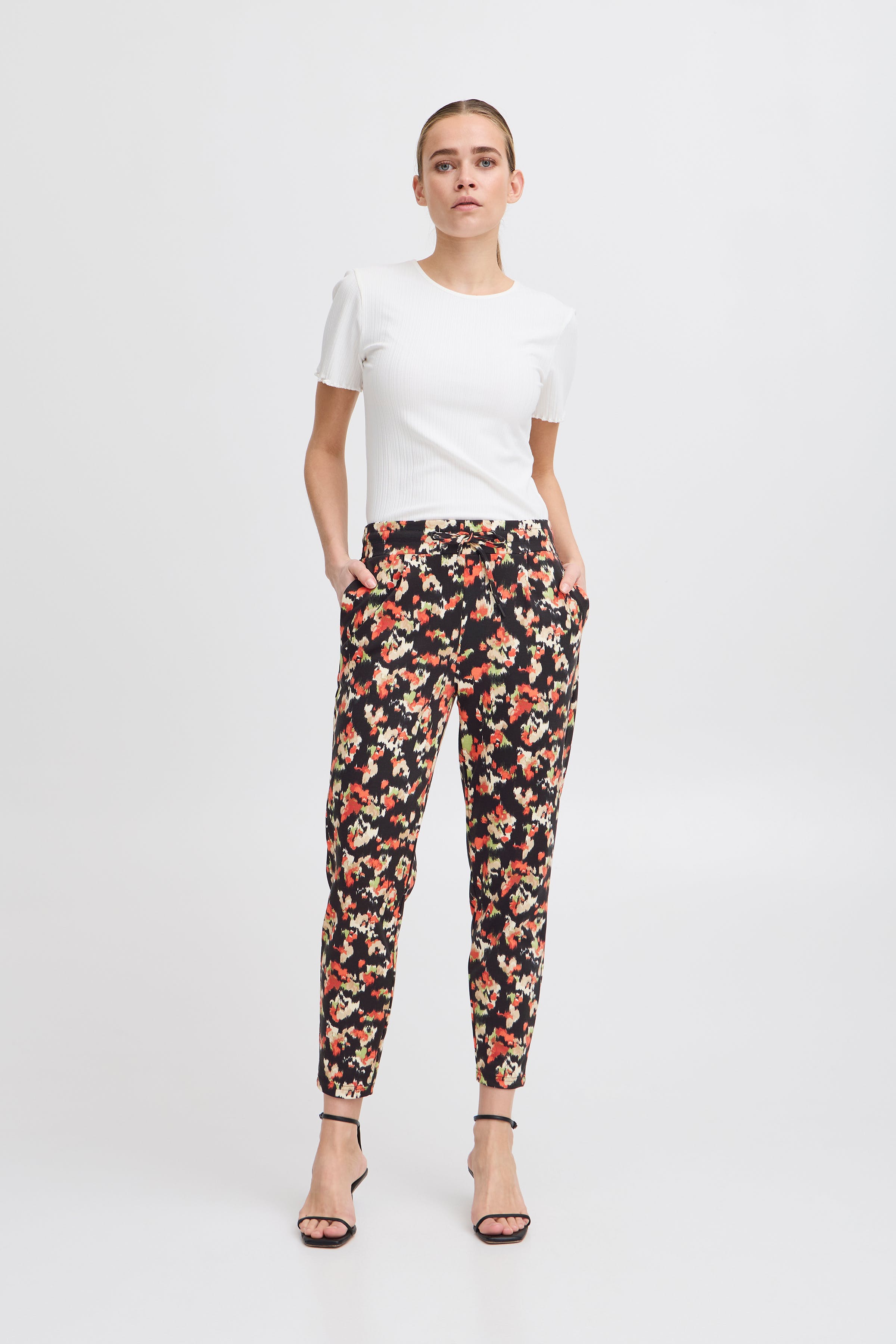 IHKATE Trousers LOOKBOOK FRONT 20120504-202709