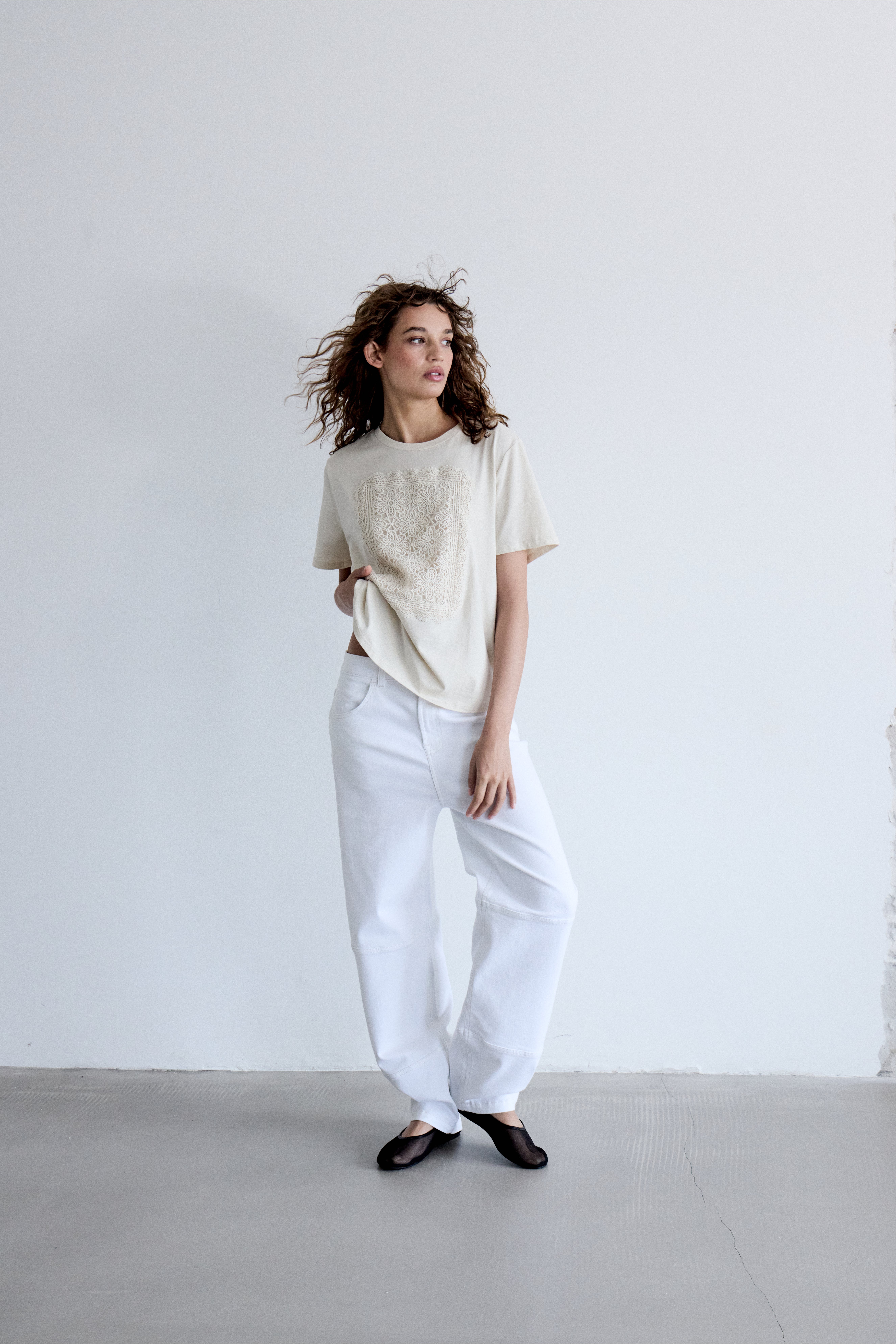 IHNAYOLA T-shirt LOCATION NONE 20122788-124301