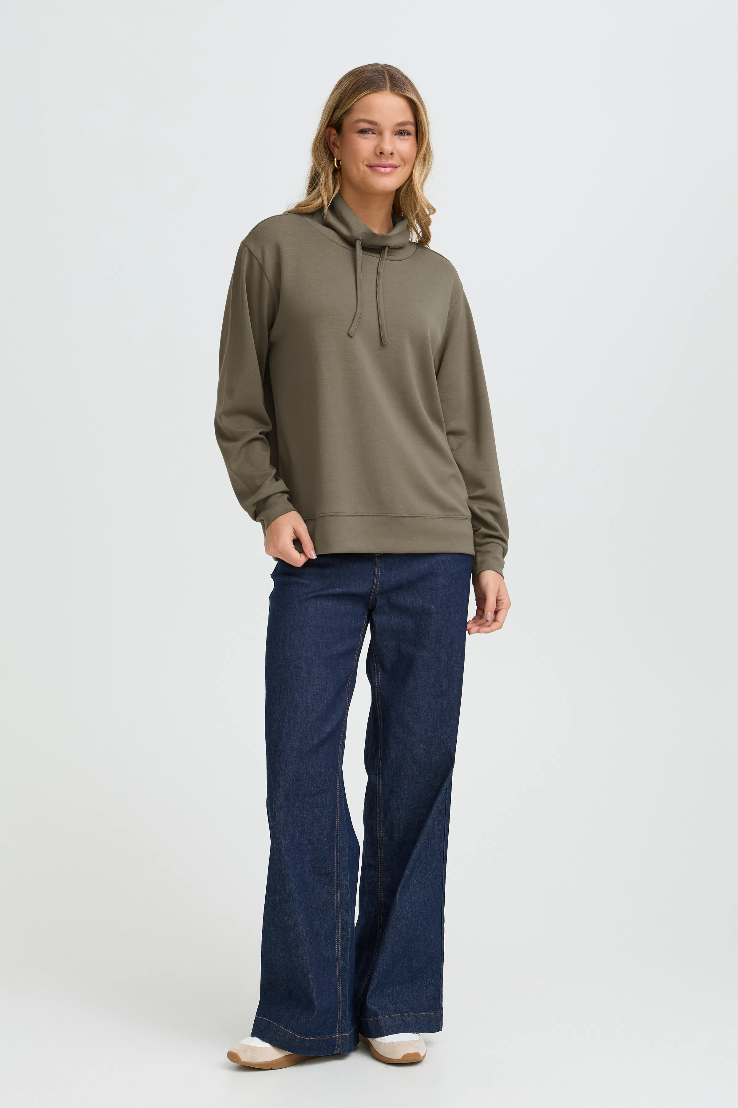 FRAURORA Sweatshirt LOOKBOOK FRONT 20615947-180516