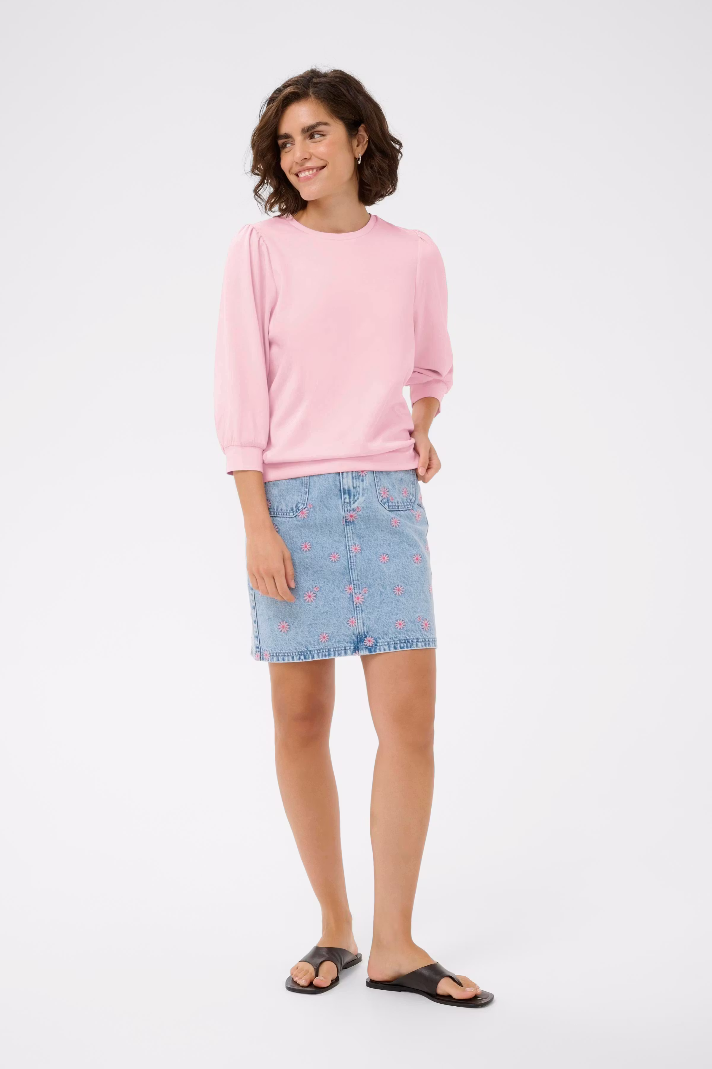 KAannie Sweatshirt LOOKBOOK FRONT 10511348-132807