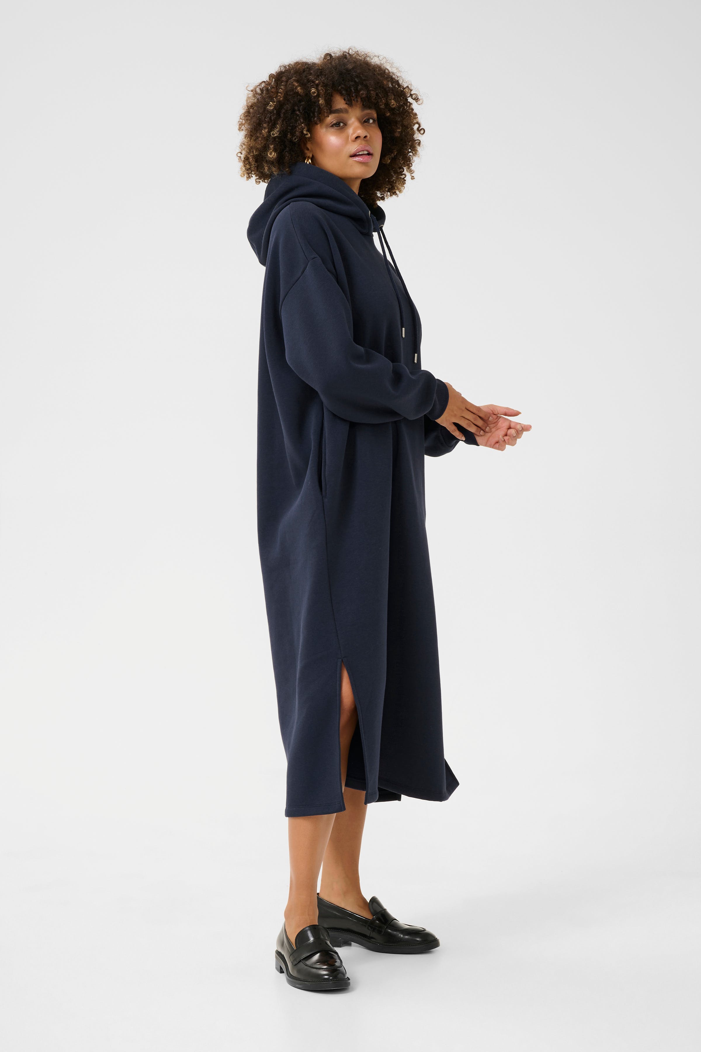 CUgama Kleid LOOKBOOK FRONT 50111413-194011