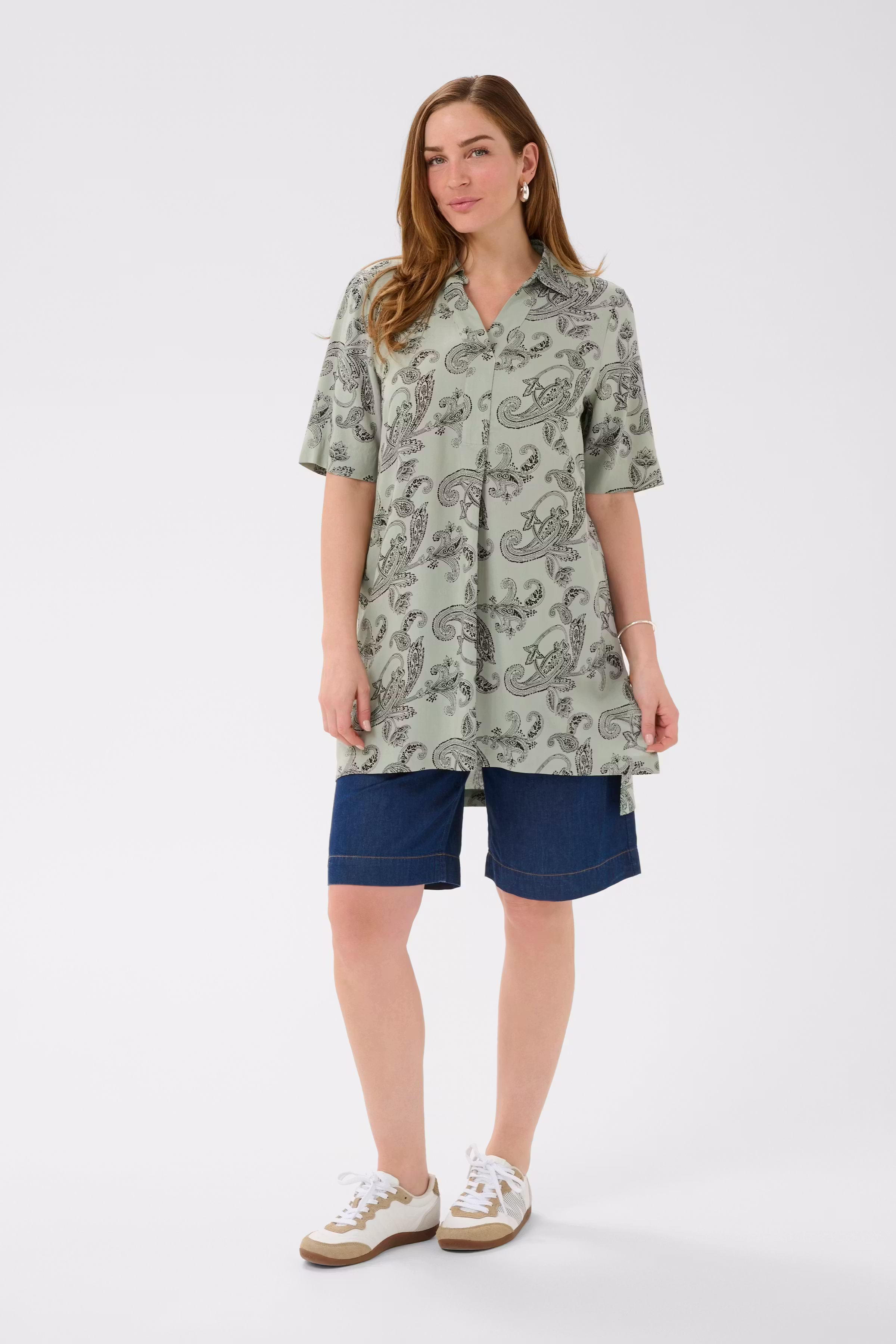 BPalice Tunic LOOKBOOK FRONT 40200151-109434