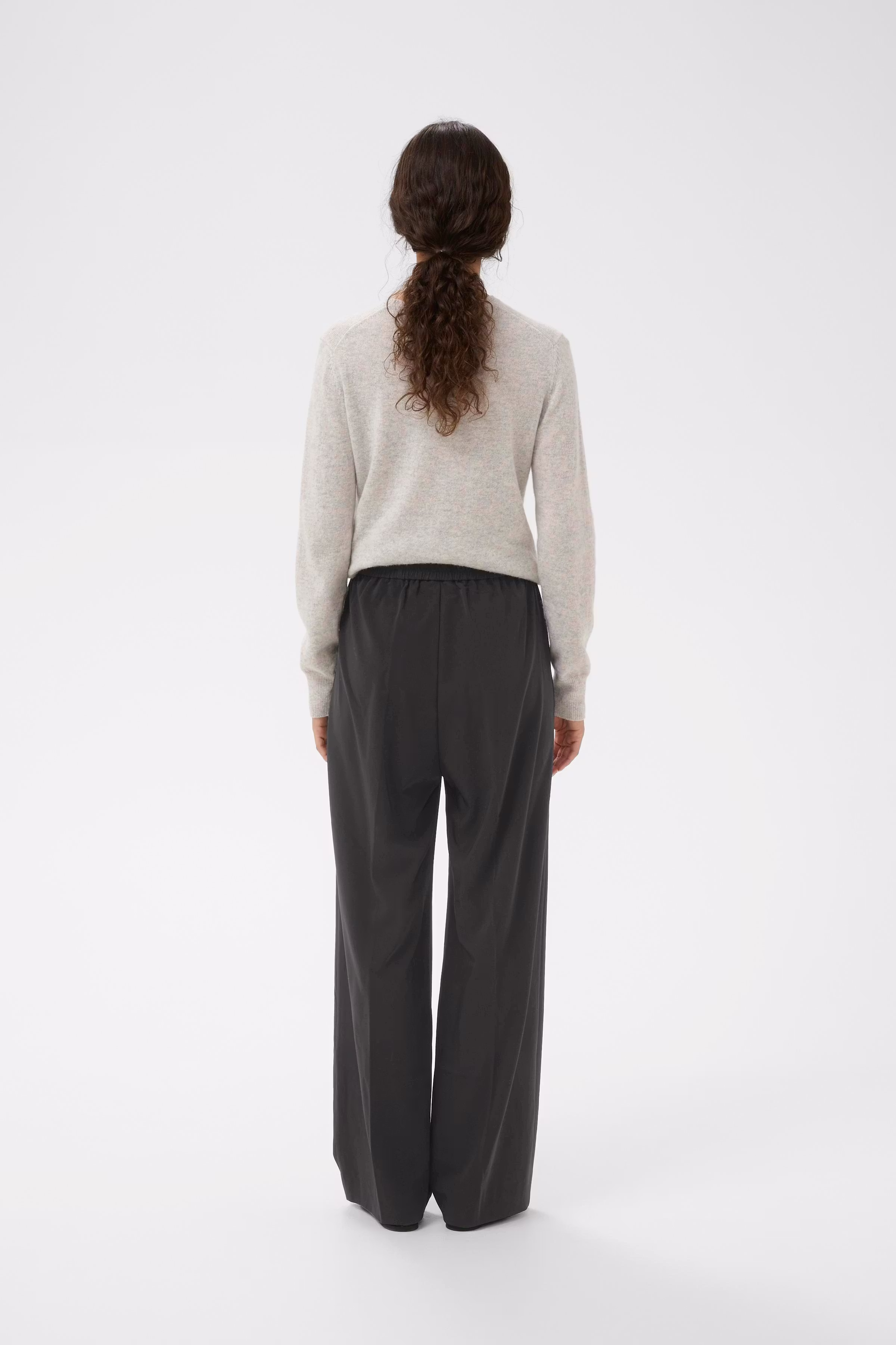 AdianIW Trousers LOOKBOOK BACK 30109046-194008