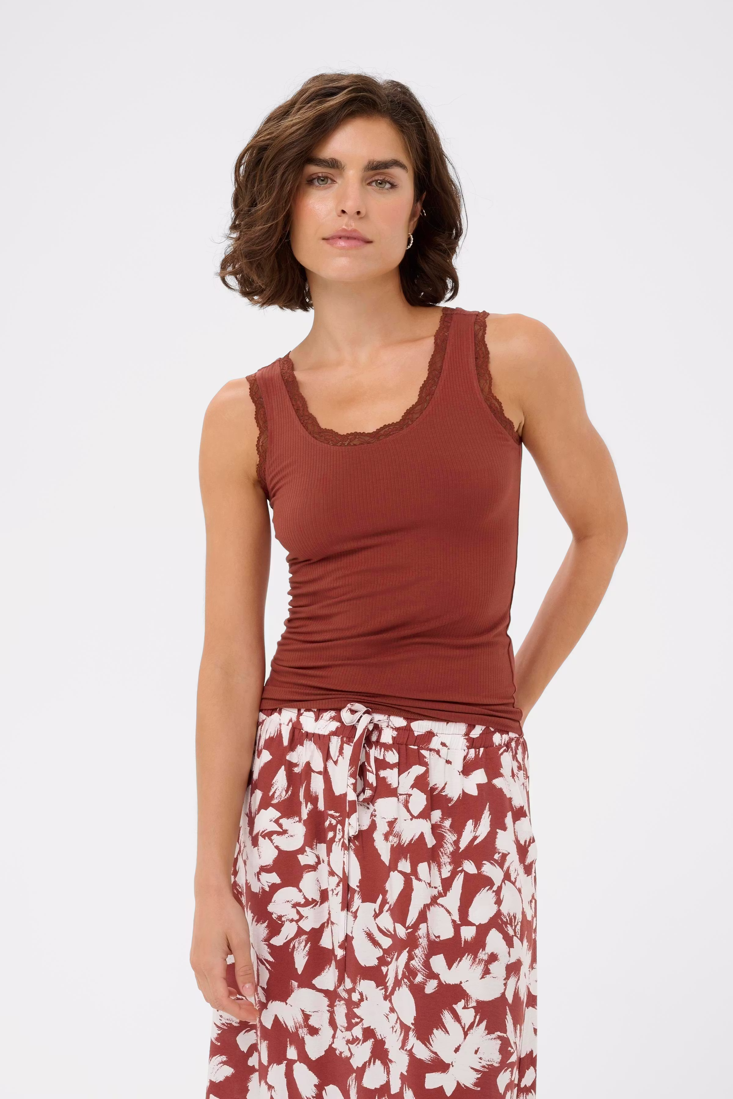 KAomi Top LOOKBOOK FRONT 10510143-191334