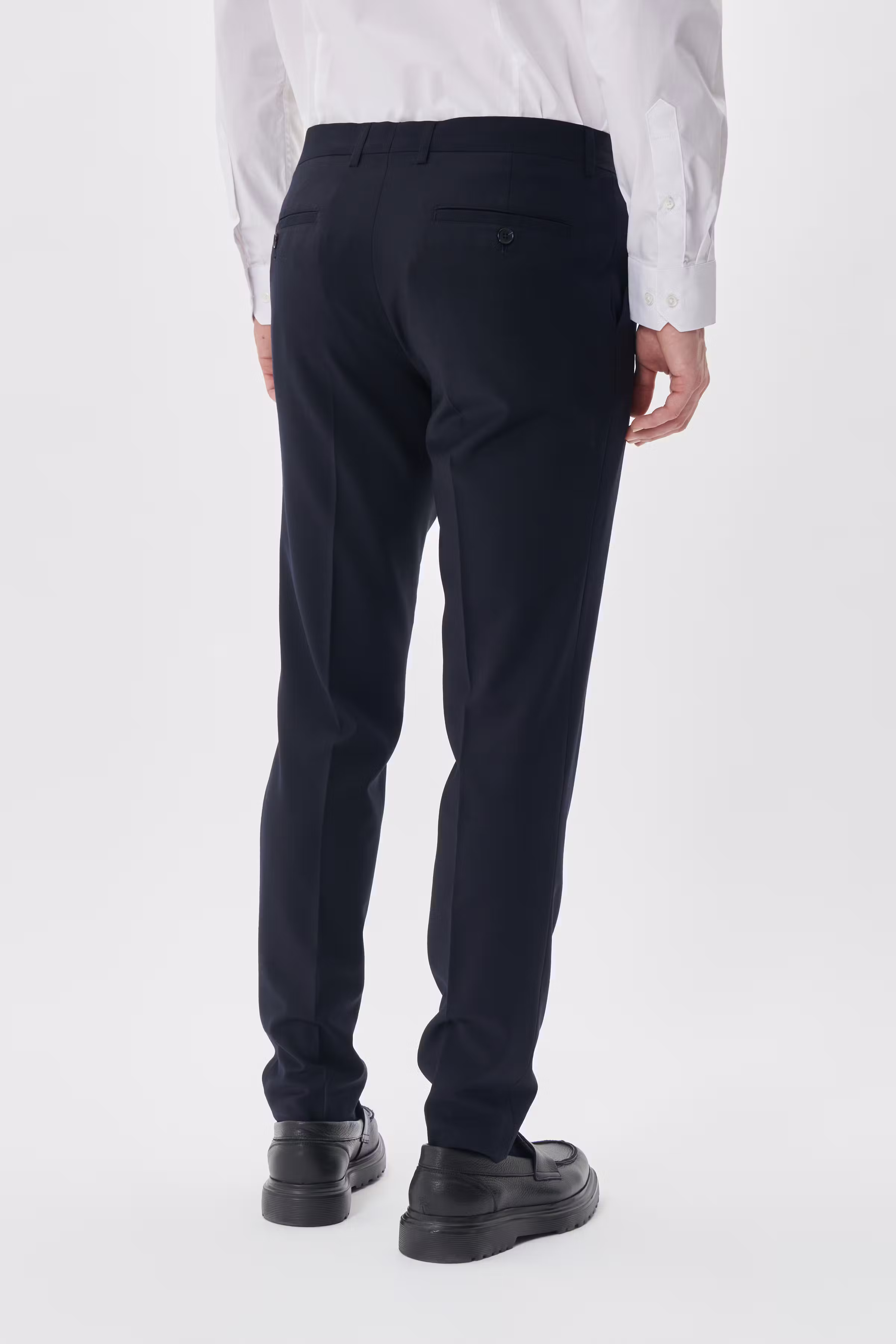 Vincent Bukser LOOKBOOK BACK 30203434-194011