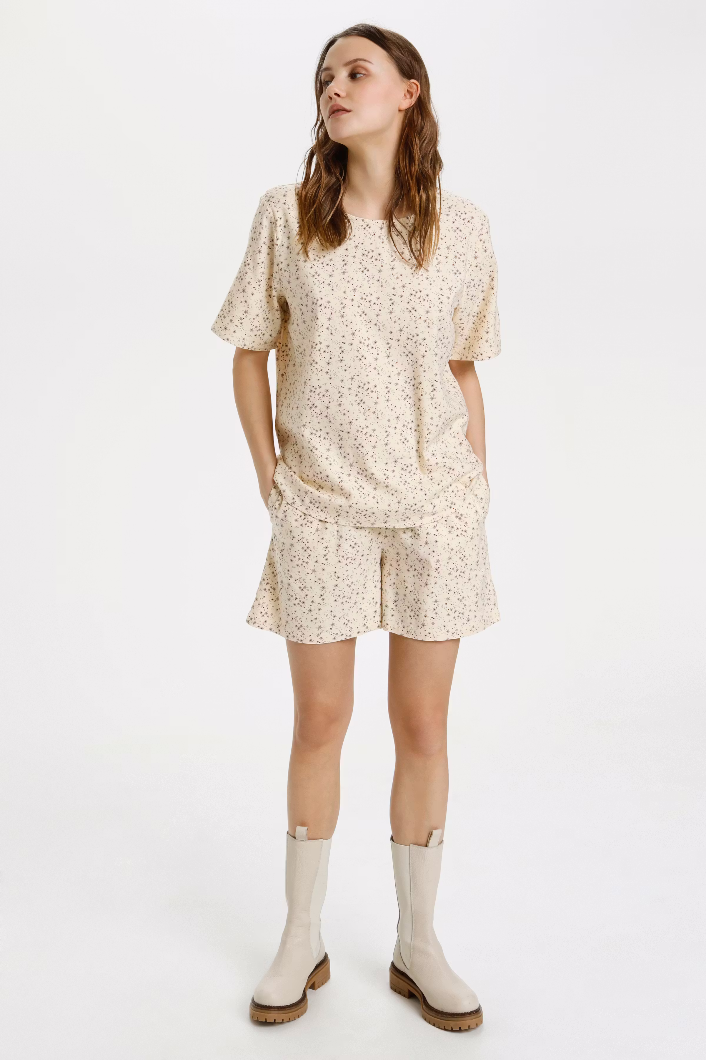 HerlaSZ Top

 LOOKBOOK FRONT 30511729-600321