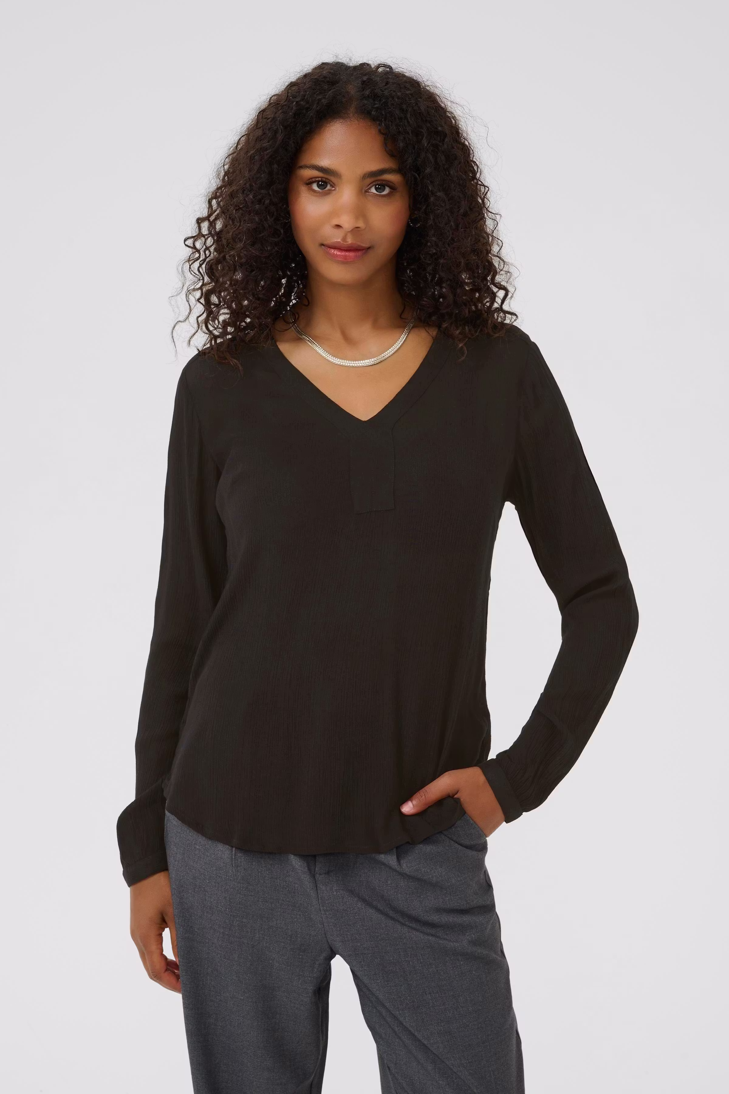 KAamber Blouse LOOKBOOK FRONT 501032-50600