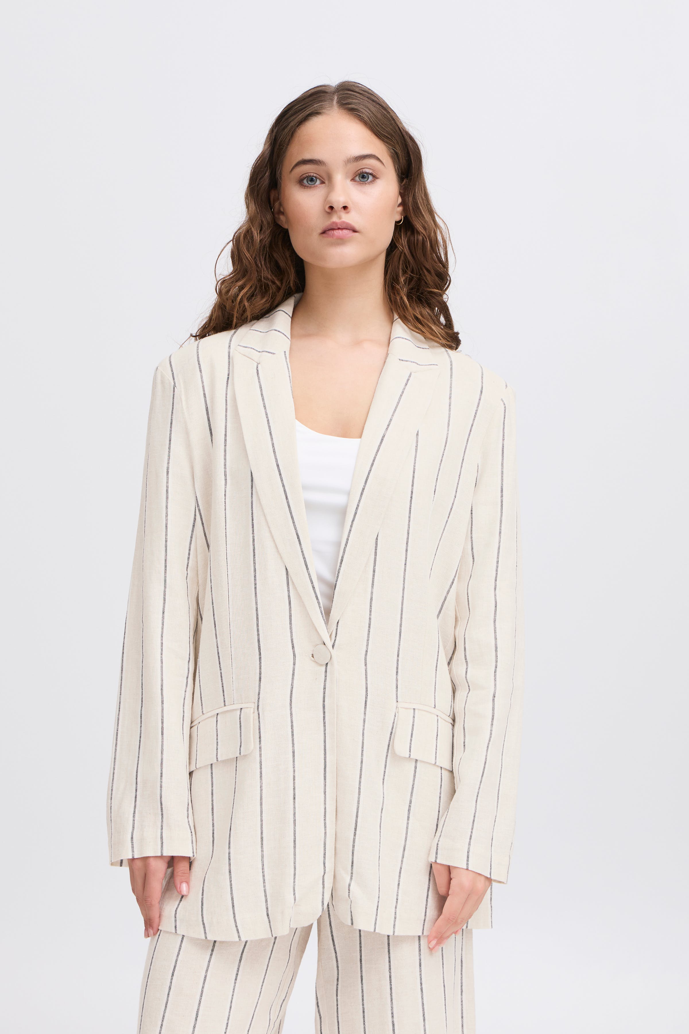 IHLINNO Blazer LOOKBOOK FRONT 20122910-204436