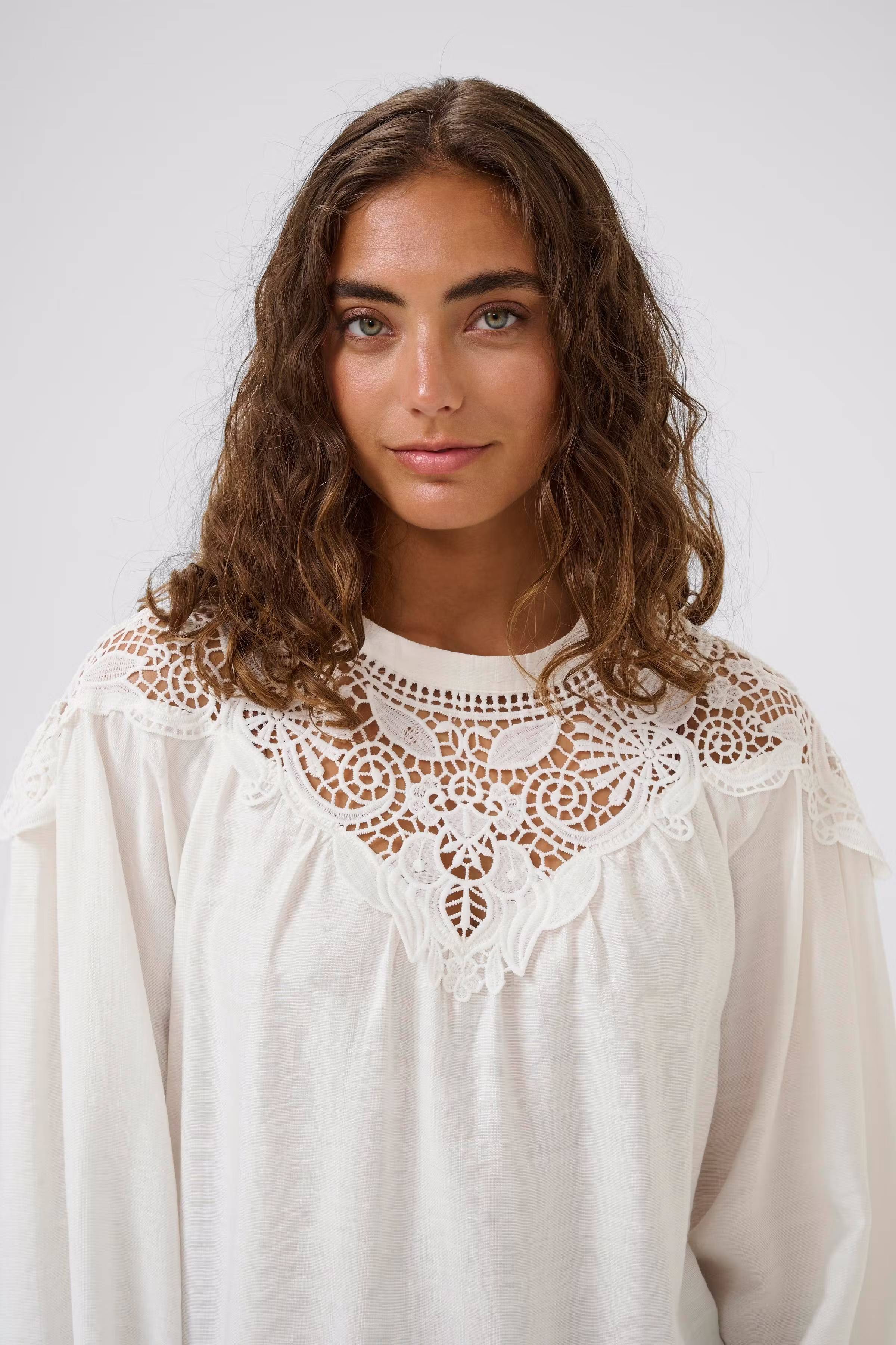 CUurta Blus LOOKBOOK DETAIL 50112468-500013