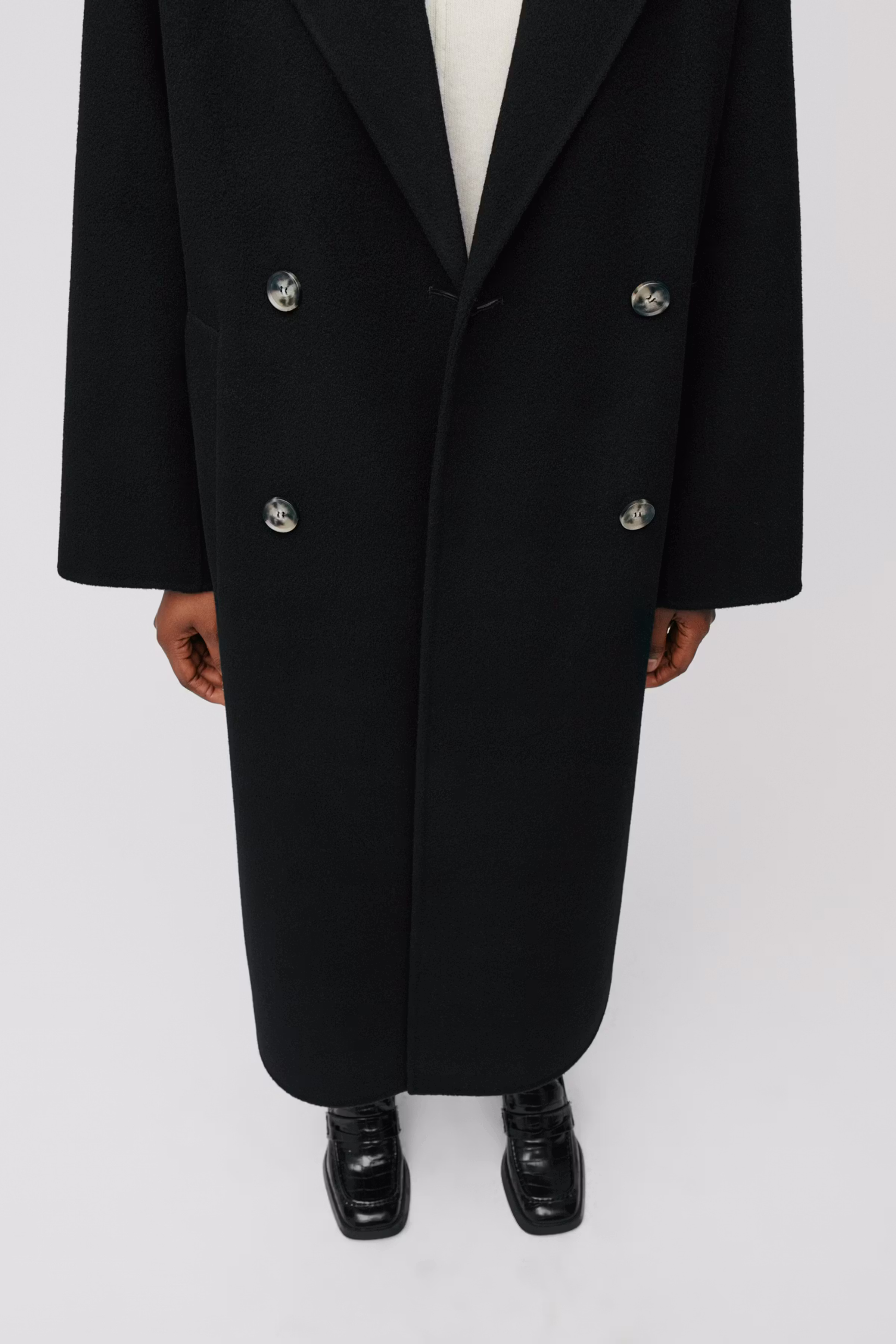 CLARA Coat LOOKBOOK FRONT 30600287-BK999