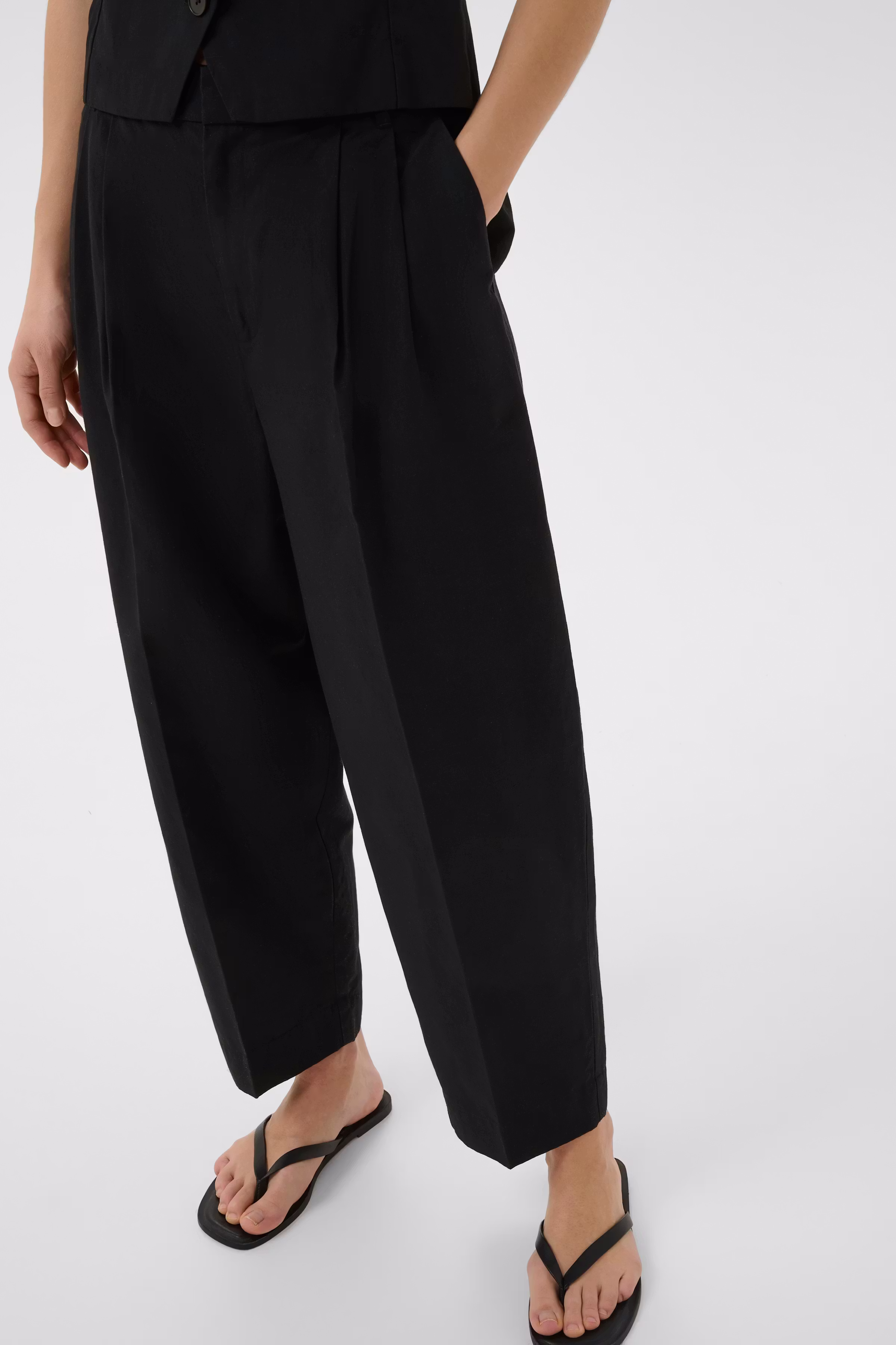 BeatrizPW Trousers LOOKBOOK DETAIL 30310508-194008