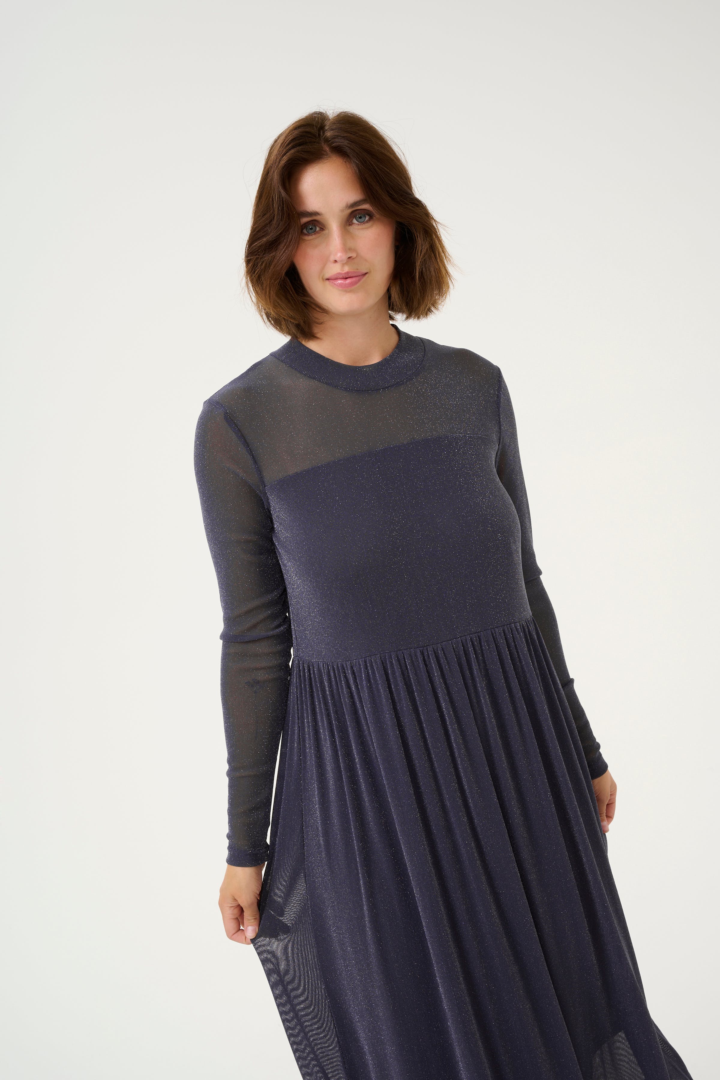 KAolga Glitzerkleid LOOKBOOK DETAIL 10508322-106557