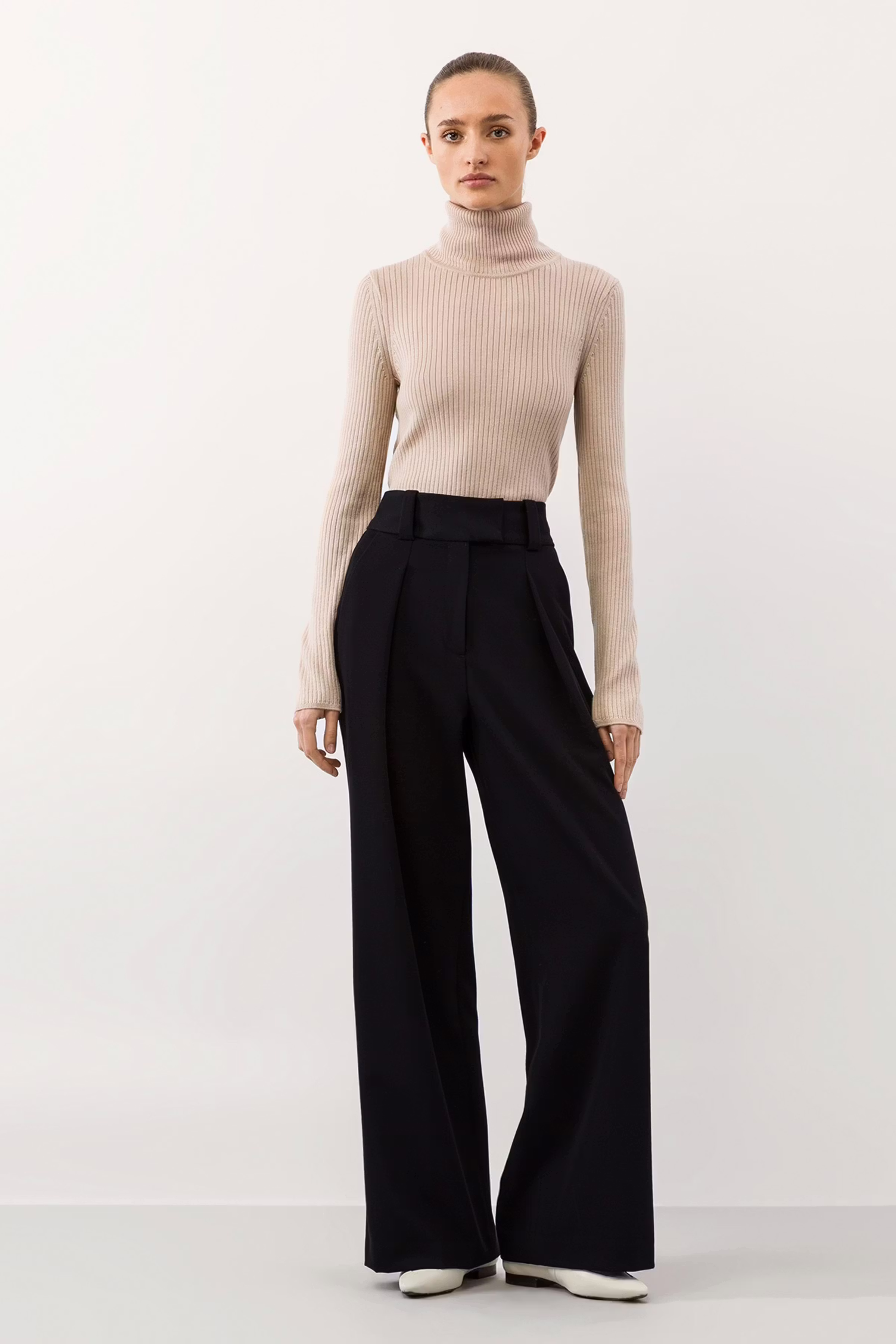 PEONY Trousers LOOKBOOK FRONT 30600223-BK999
