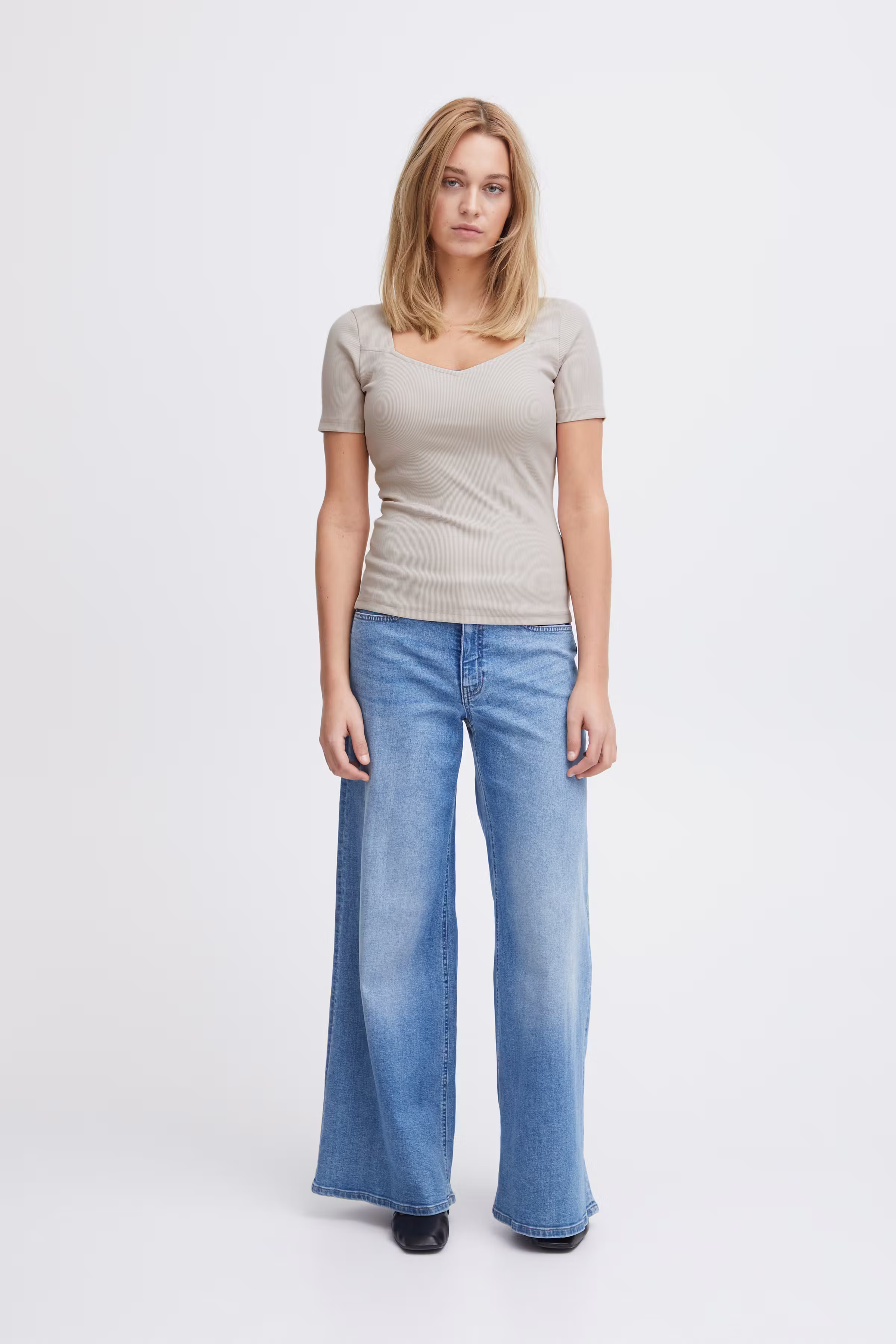 IHORETA T-shirt LOOKBOOK FRONT 20120617-140000