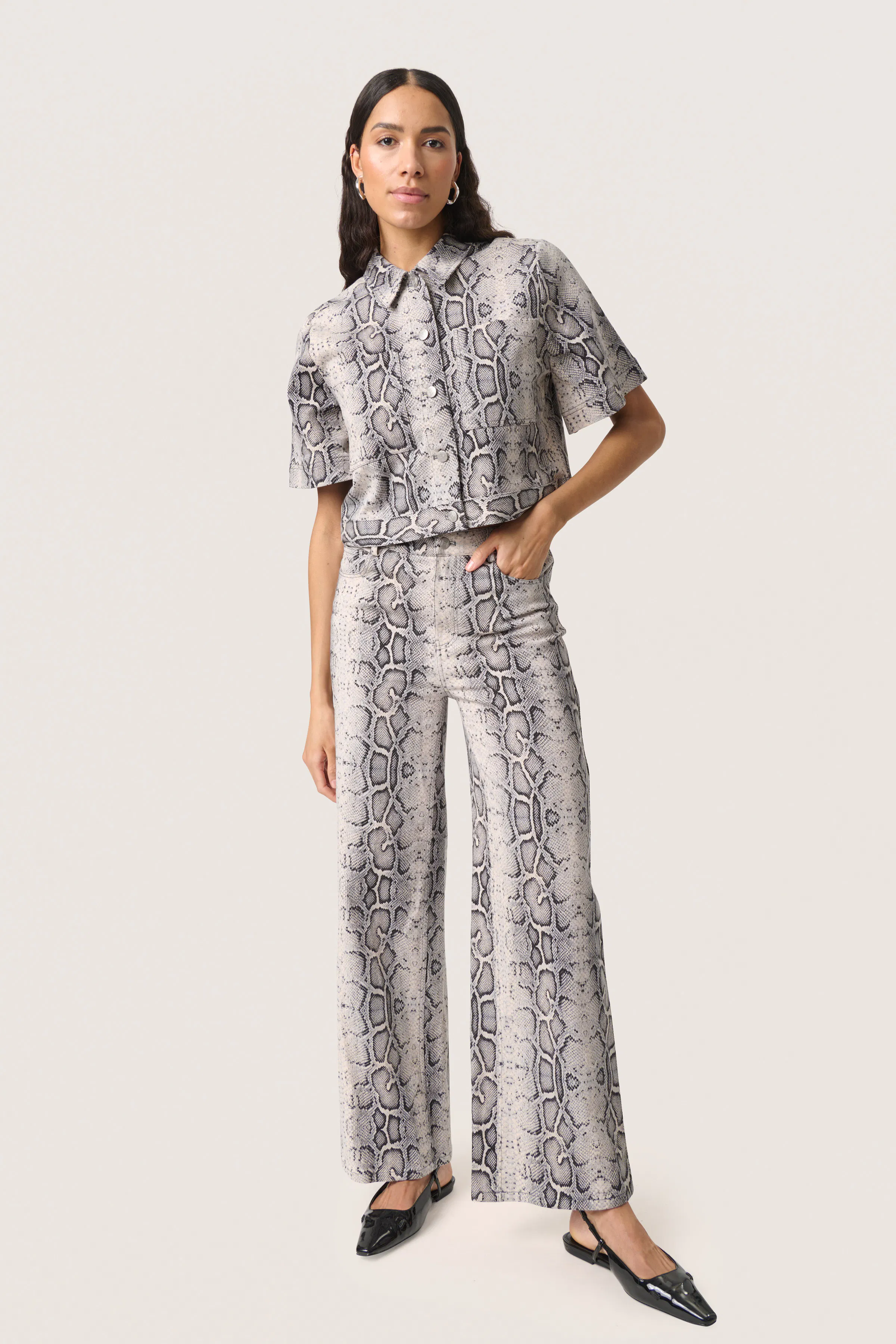 SLSandja Overhemd LOOKBOOK FRONT 30408331-303725