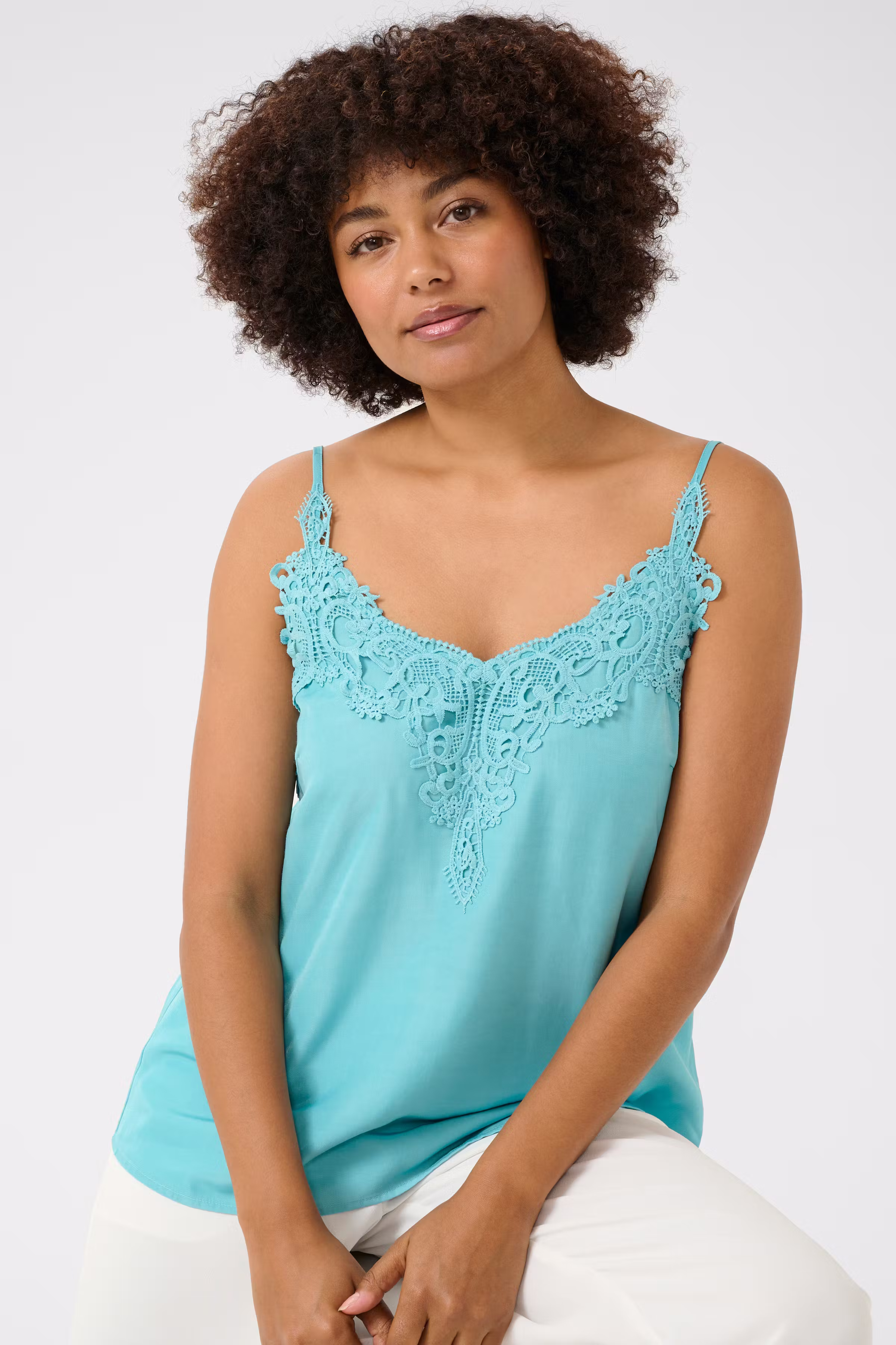 CRAnna Top LOOKBOOK DETAIL 10611224-154714