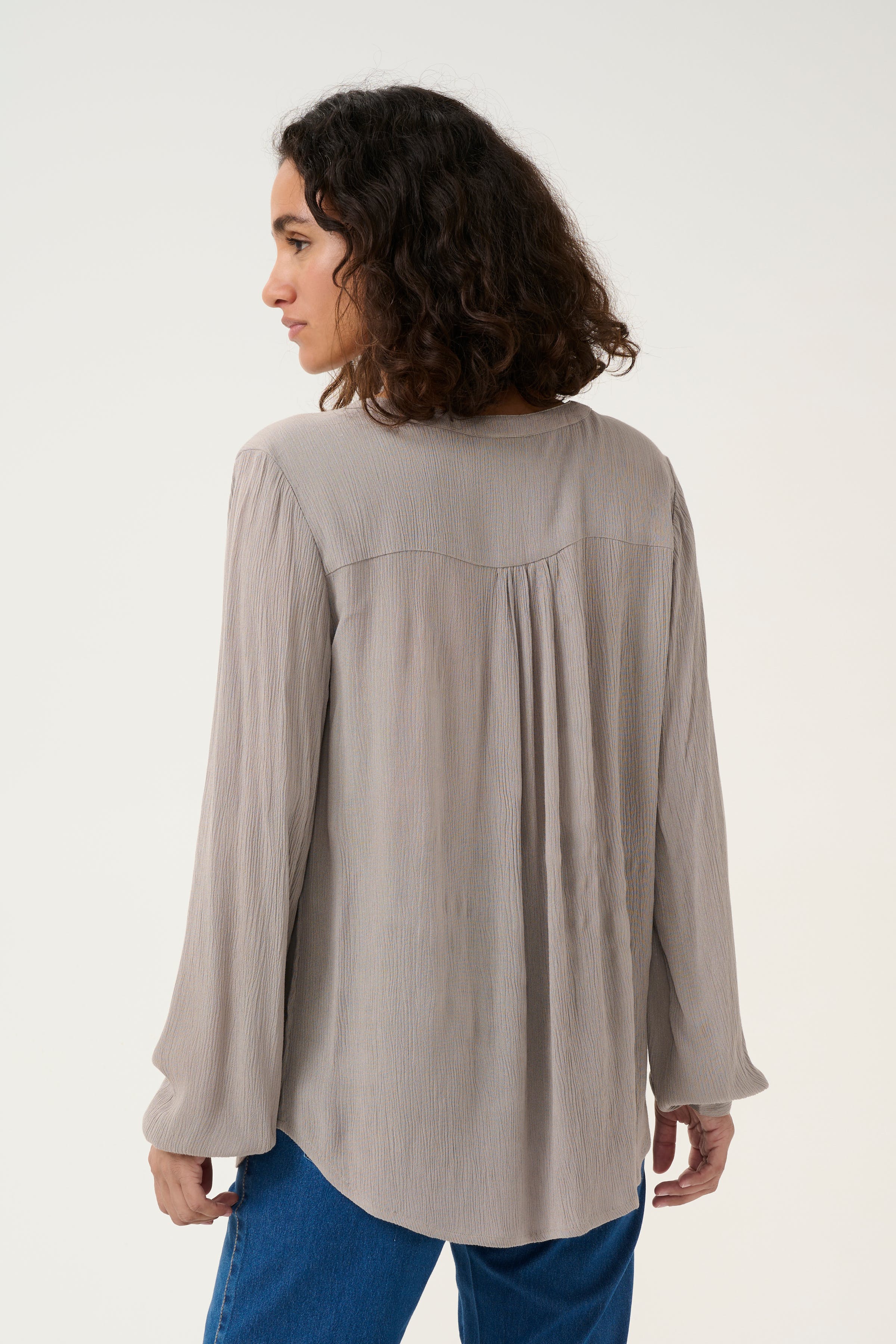 KAamber Blouse LOOKBOOK BACK 501032-170205