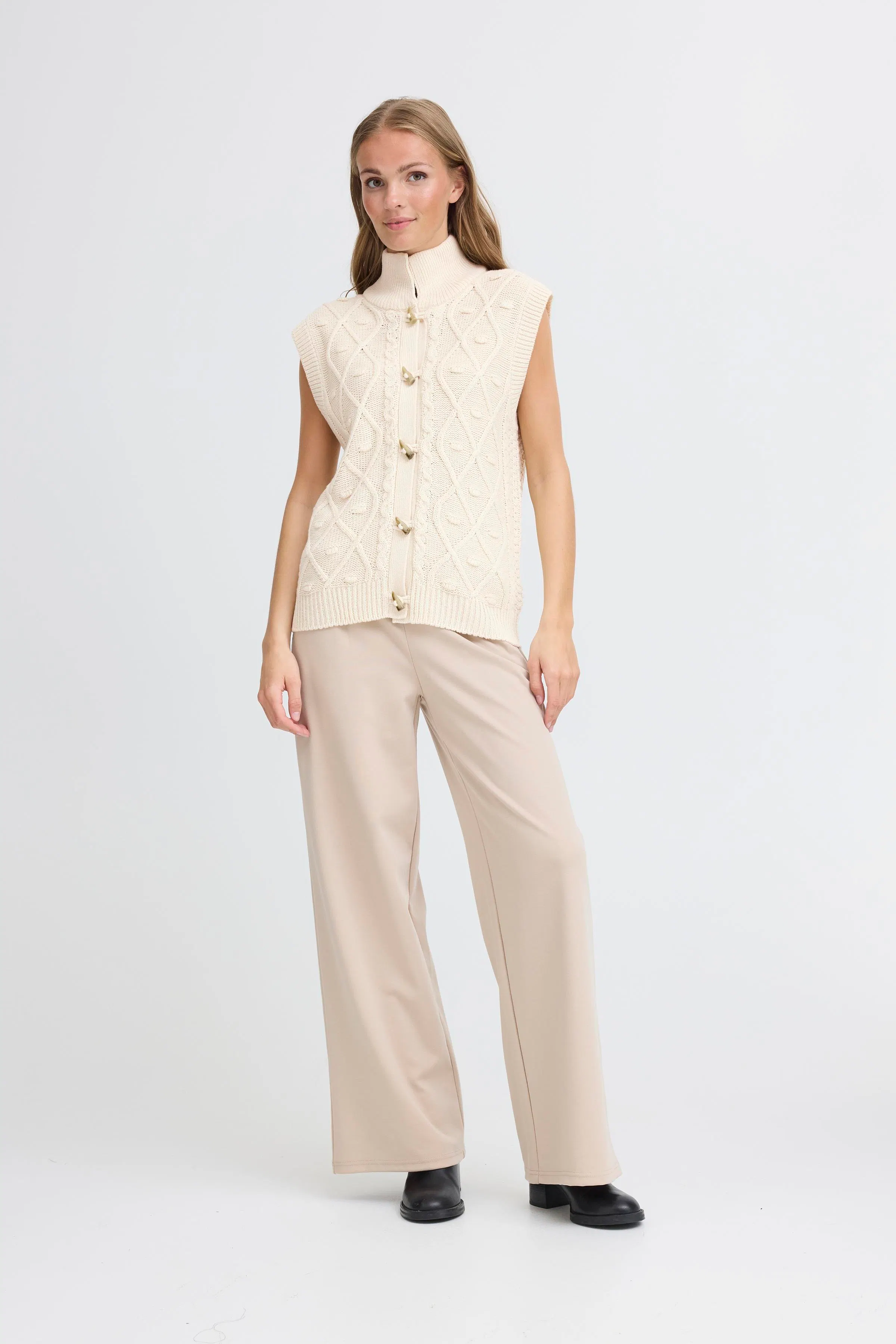 IHDESTAN Weste LOOKBOOK FRONT 20124343-130907