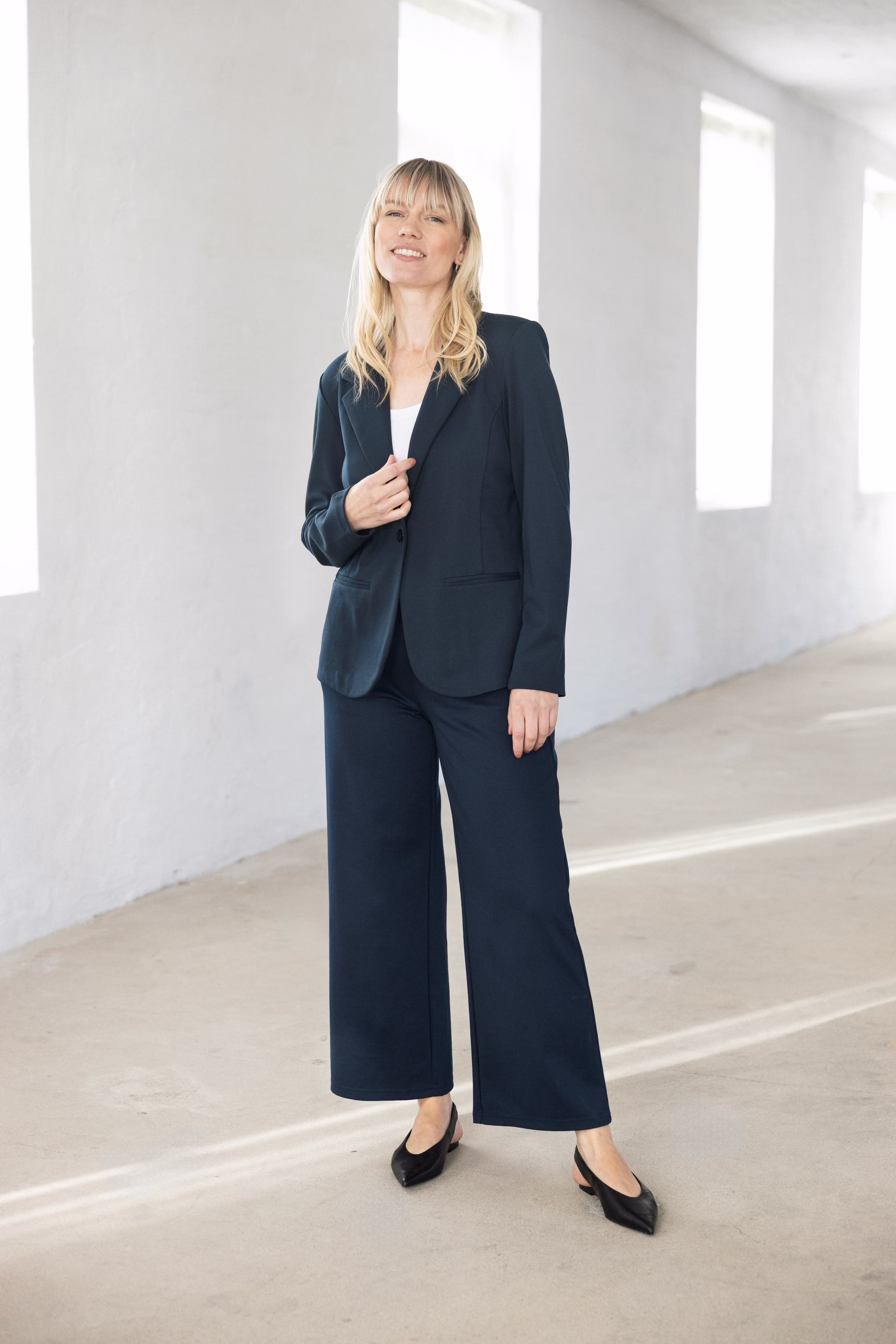 FRBLAZER Trousers LOCATION NONE 20615810-194010