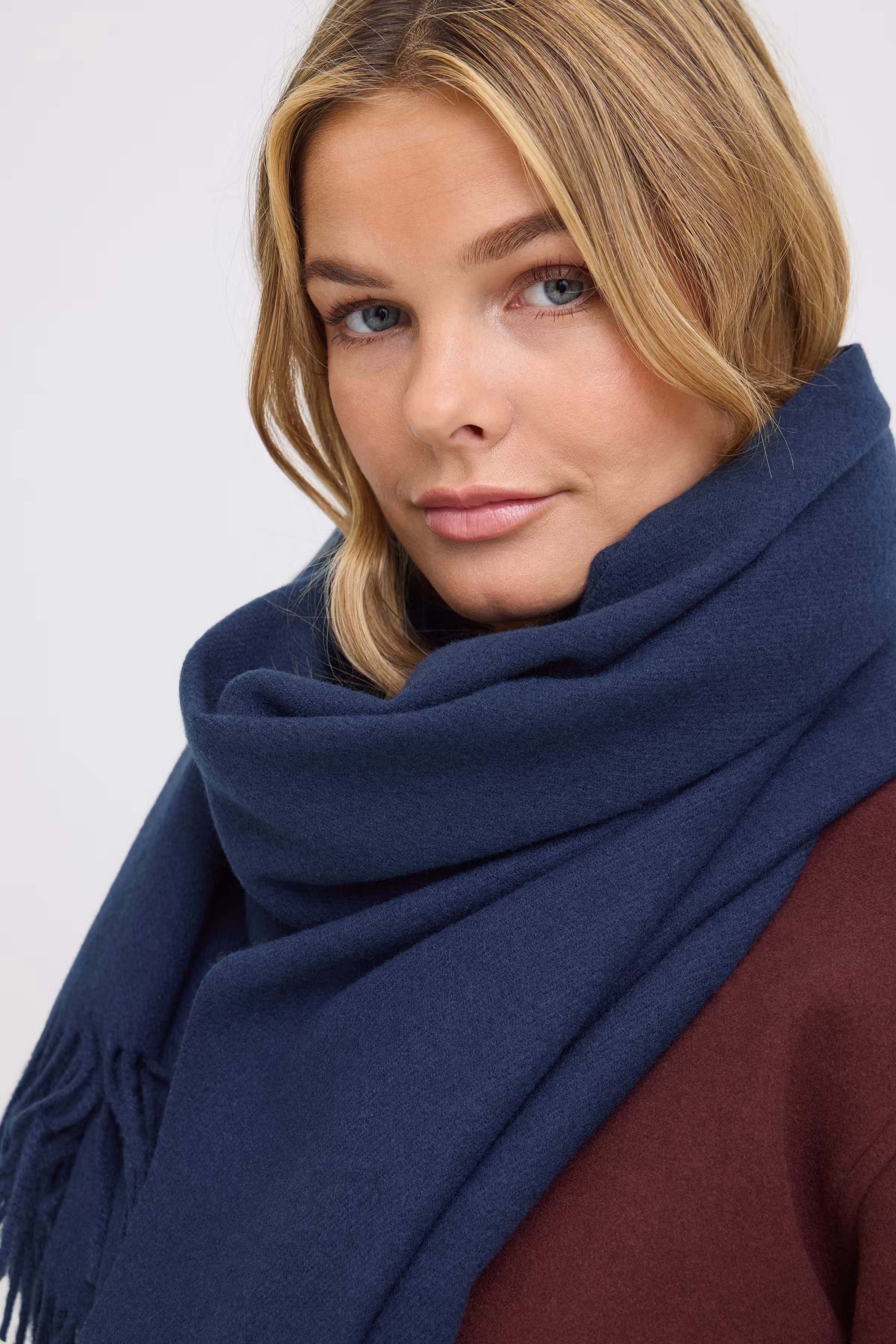 FRPASMIRA Skjerf LOOKBOOK FRONT 20616170-1939231