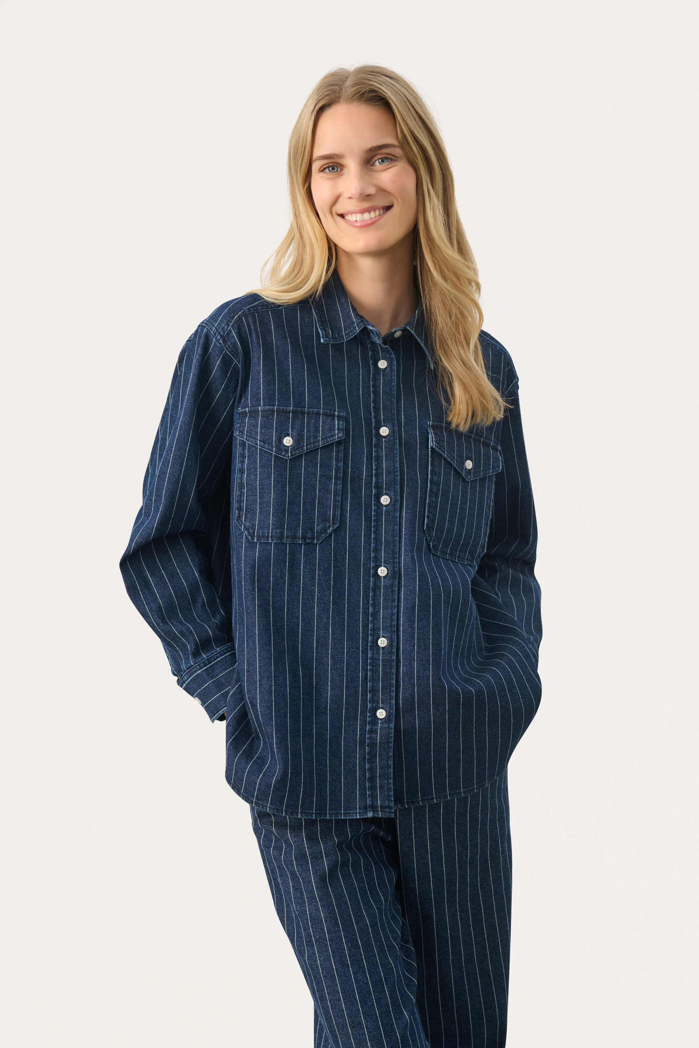CollettePW Denimskjorte LOOKBOOK FRONT 30308571-303880
