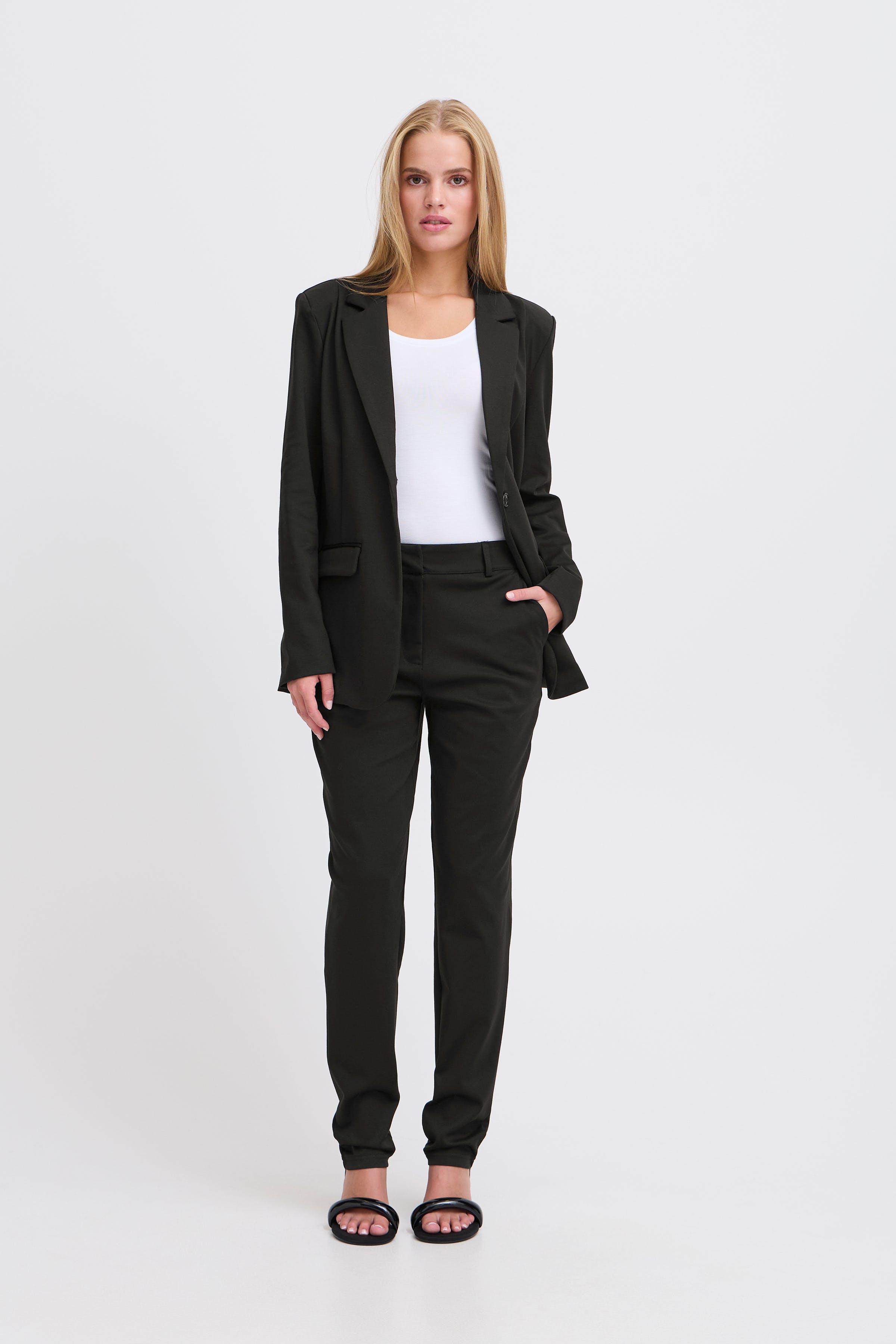 IHKATE Hose LOOKBOOK FRONT 20115927-194008