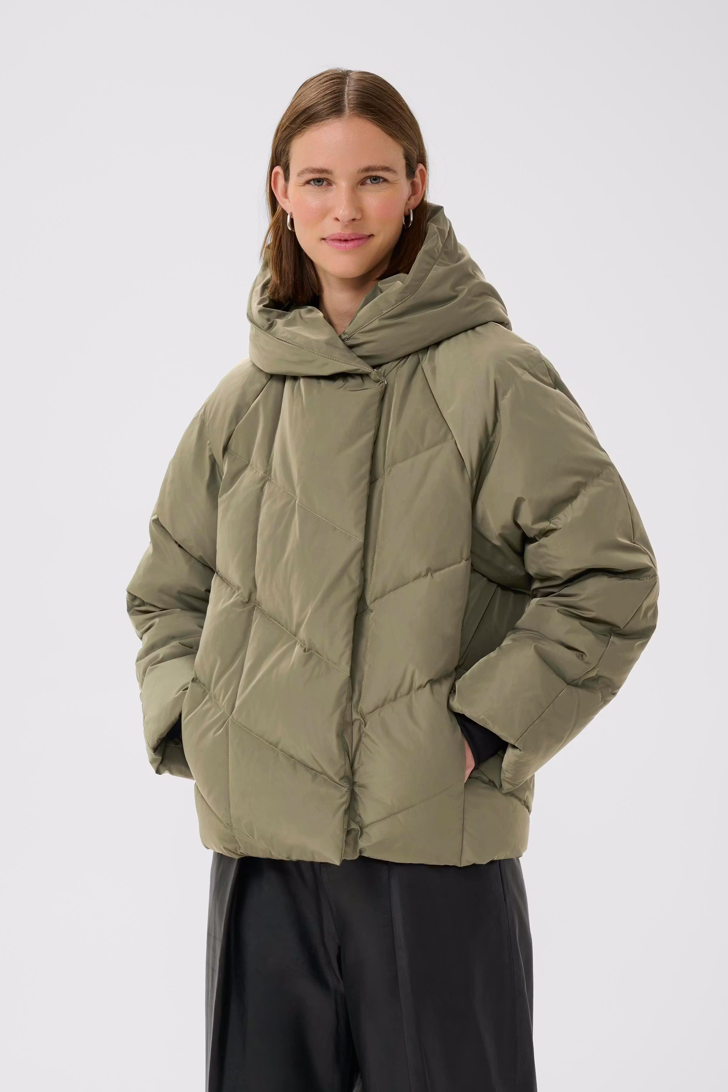 YazIW Short down Coat LOOKBOOK FRONT 30110619-190512