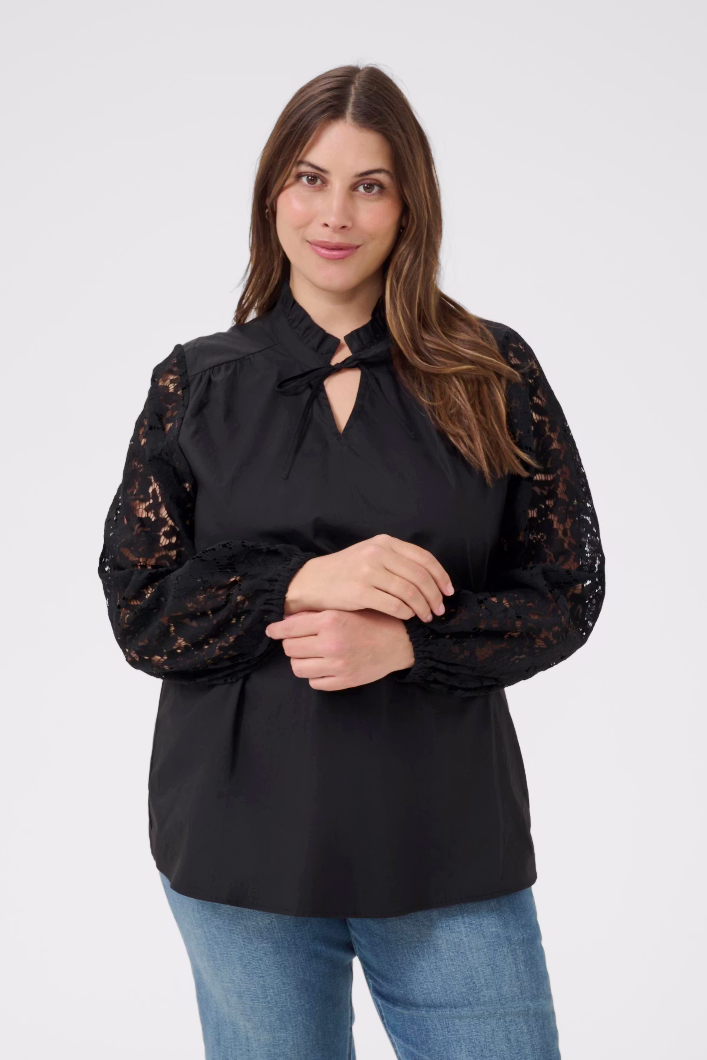 KCmynthia Bluse LOOKBOOK FRONT 10583686-100121