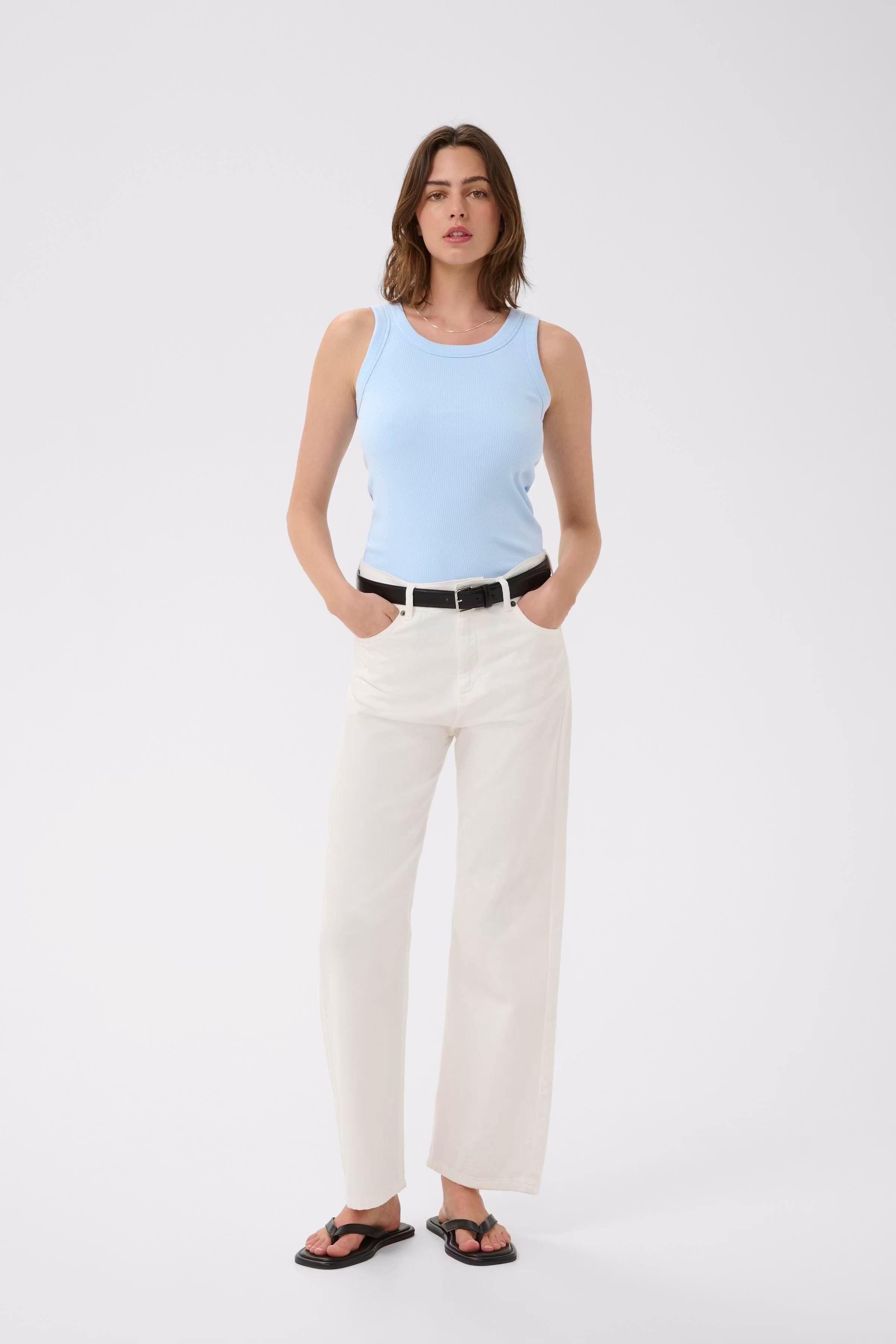 DagnaIW Top LOOKBOOK FRONT 30106466-154031