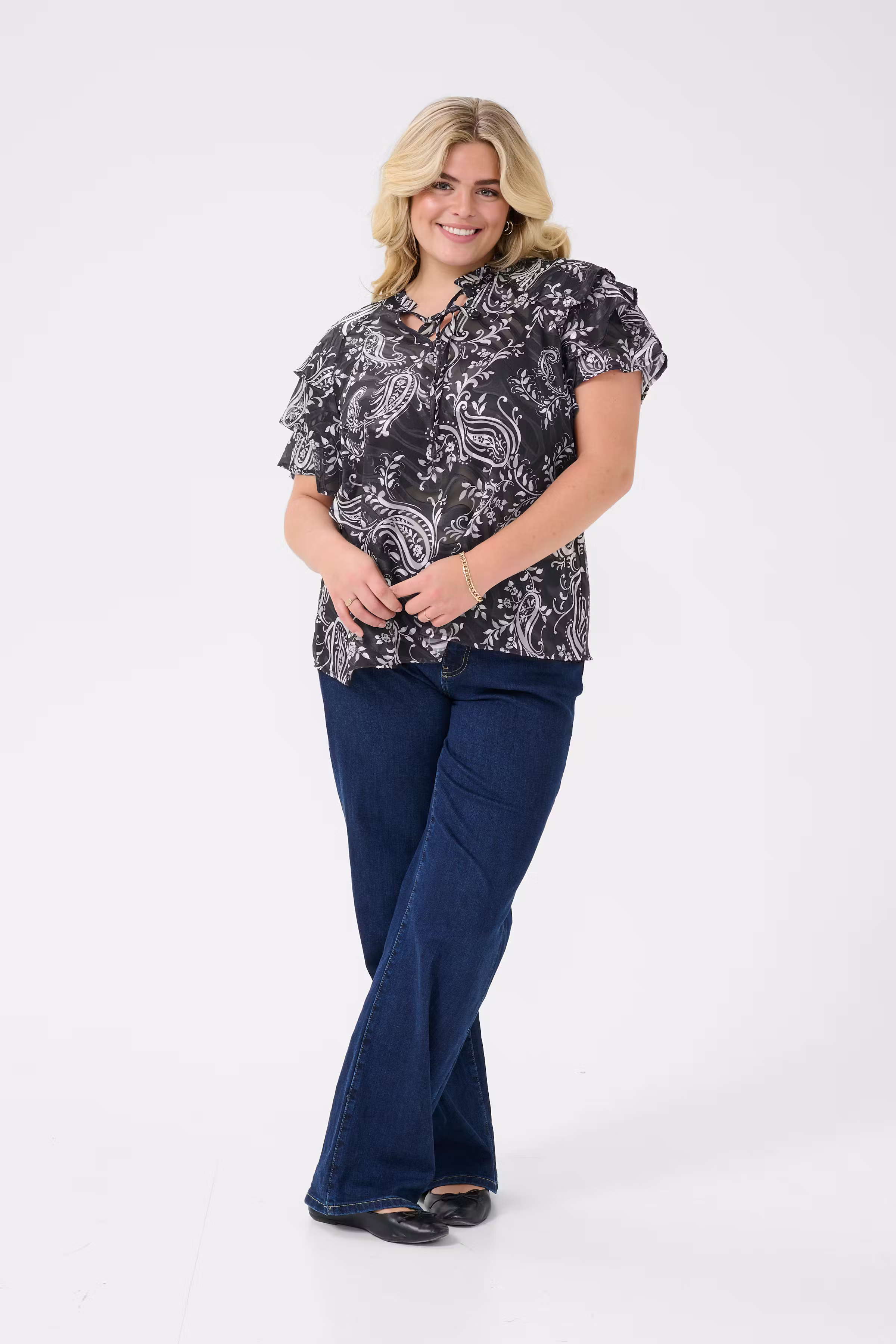 KClectra Blouse LOOKBOOK FRONT 10583477-107983