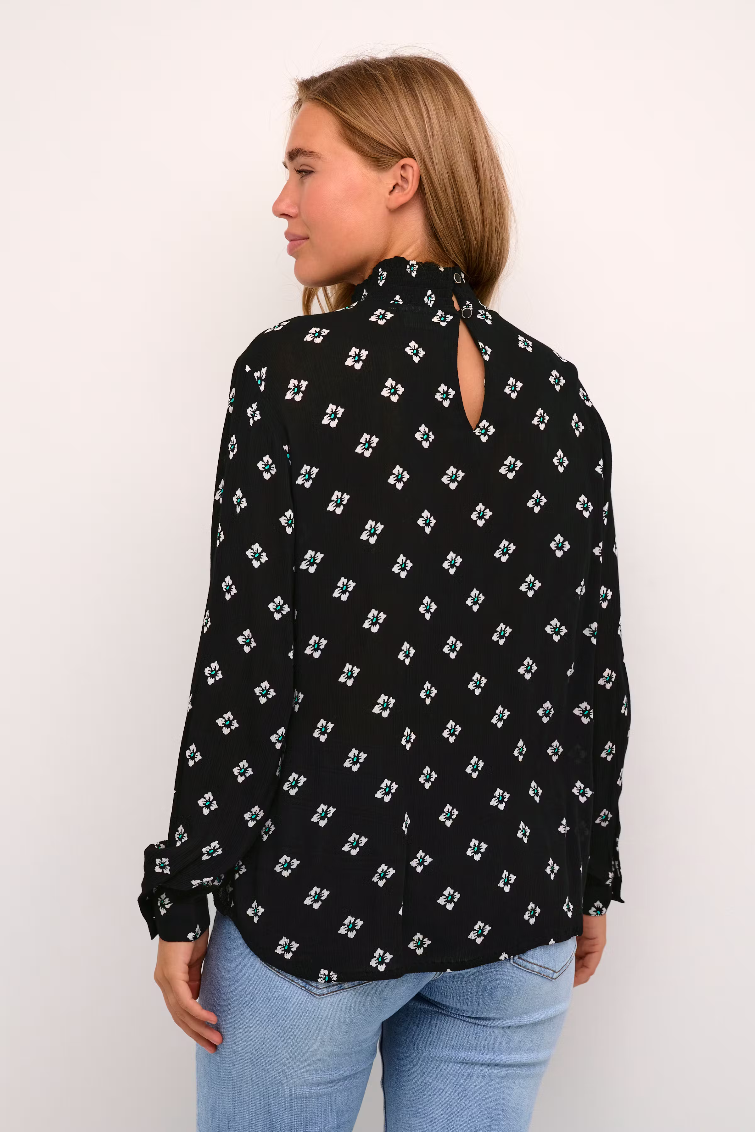 KAamber Bluse LOOKBOOK BACK 10508258-105319