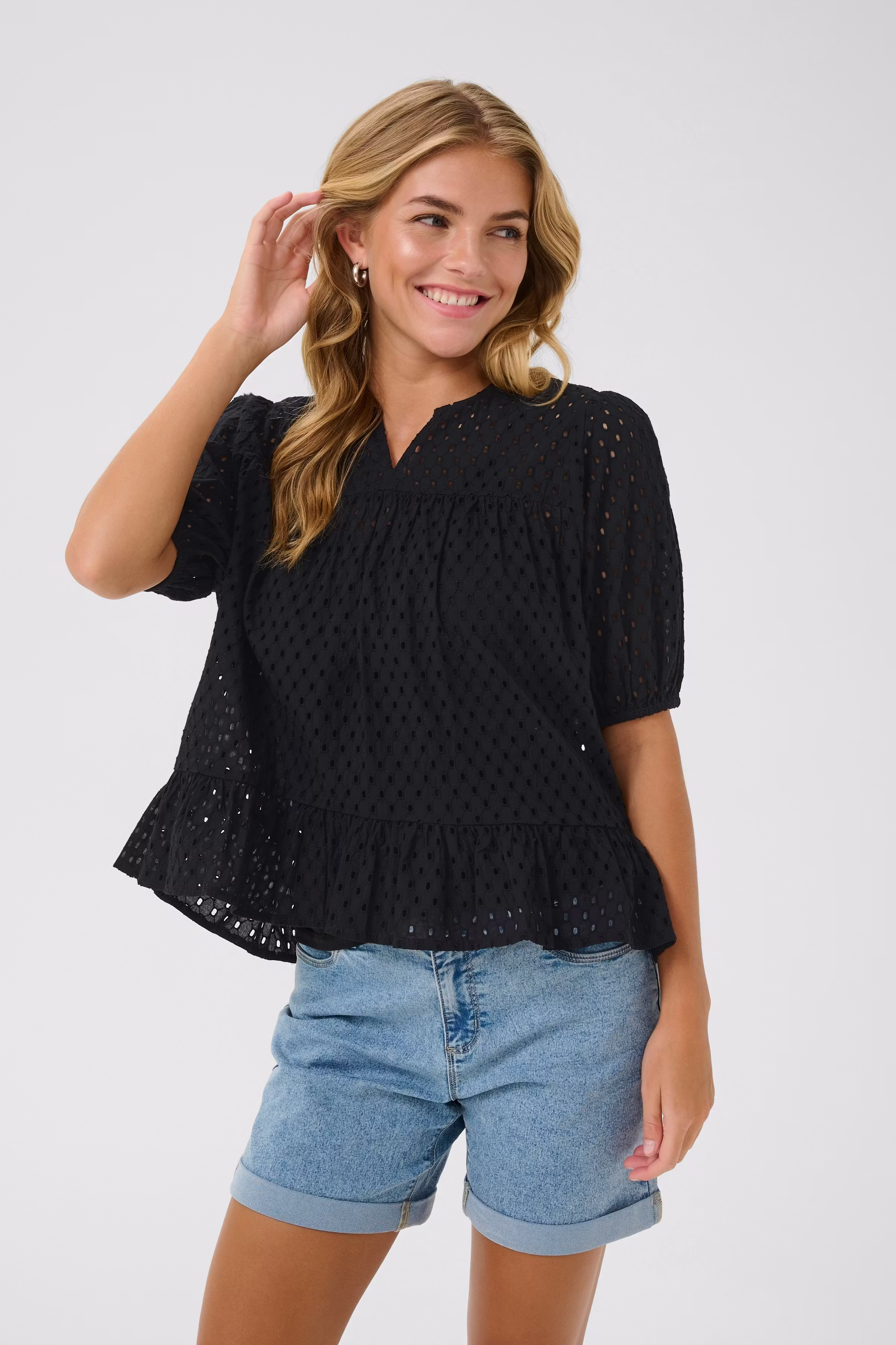 KArumba Bluse LOOKBOOK FRONT 10509892-100121