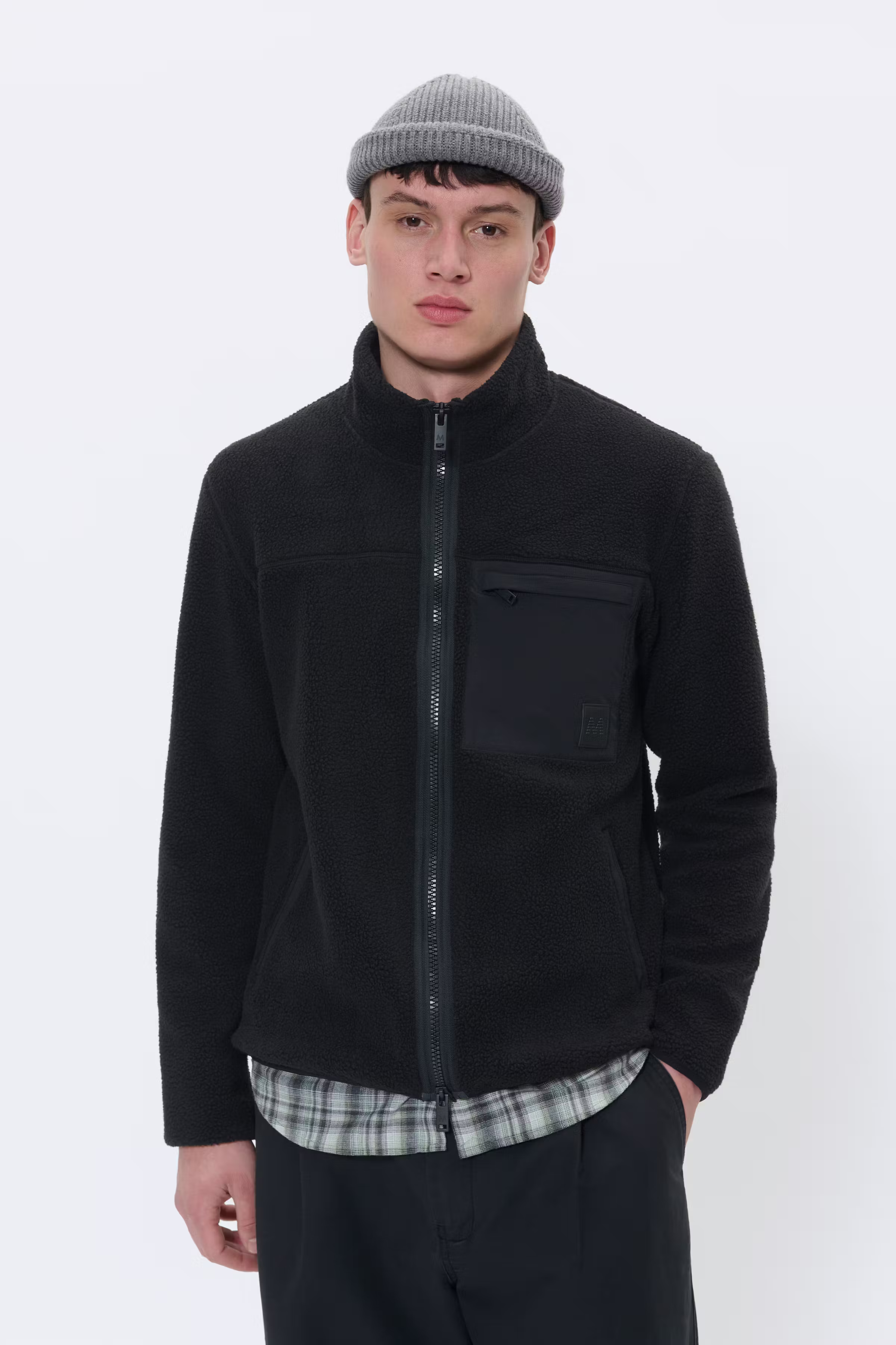 MAisaac Fleece Cardigan LOOKBOOK FRONT 30206235-300275