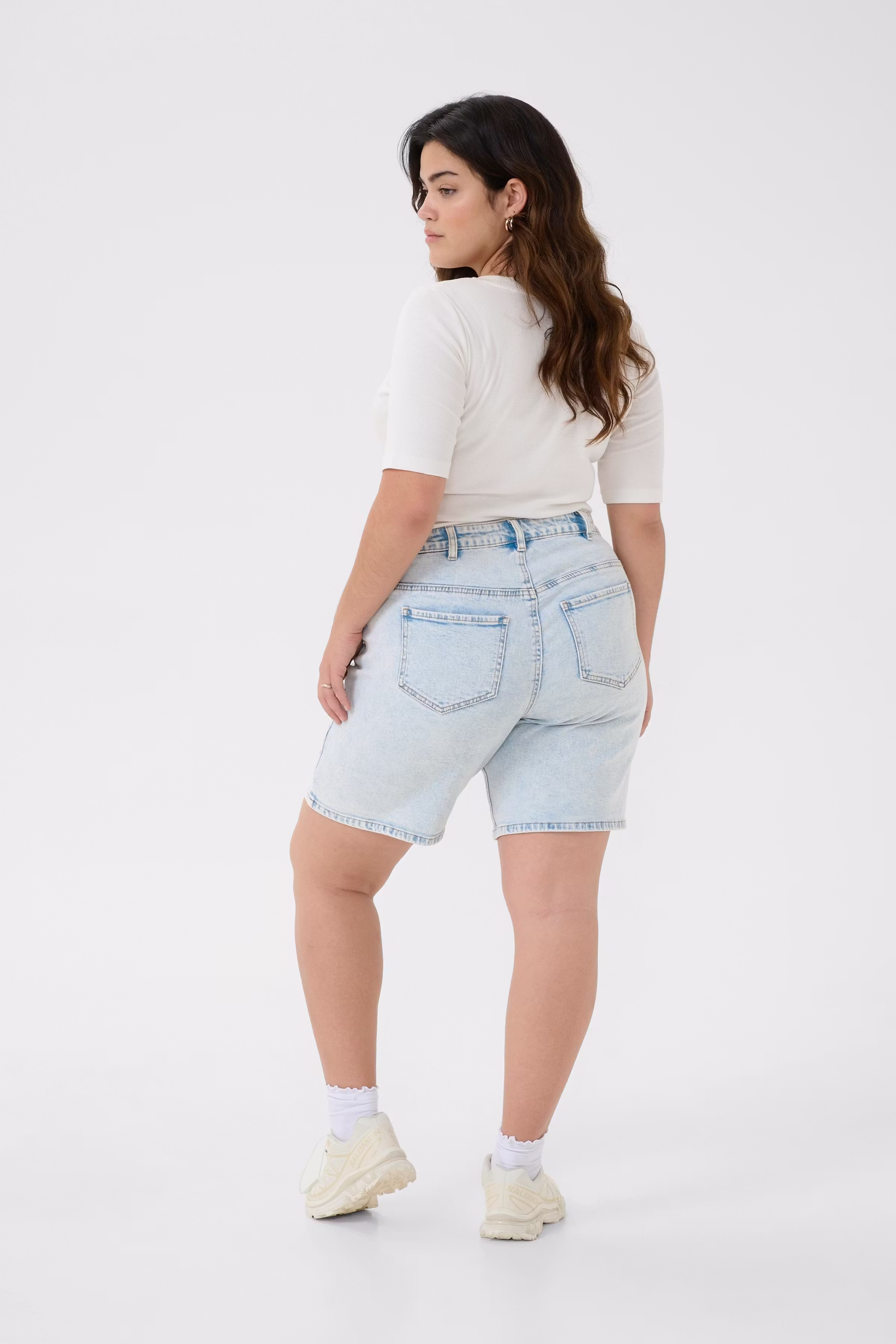KCmaia Denim Shorts LOOKBOOK BACK 10583256-102989