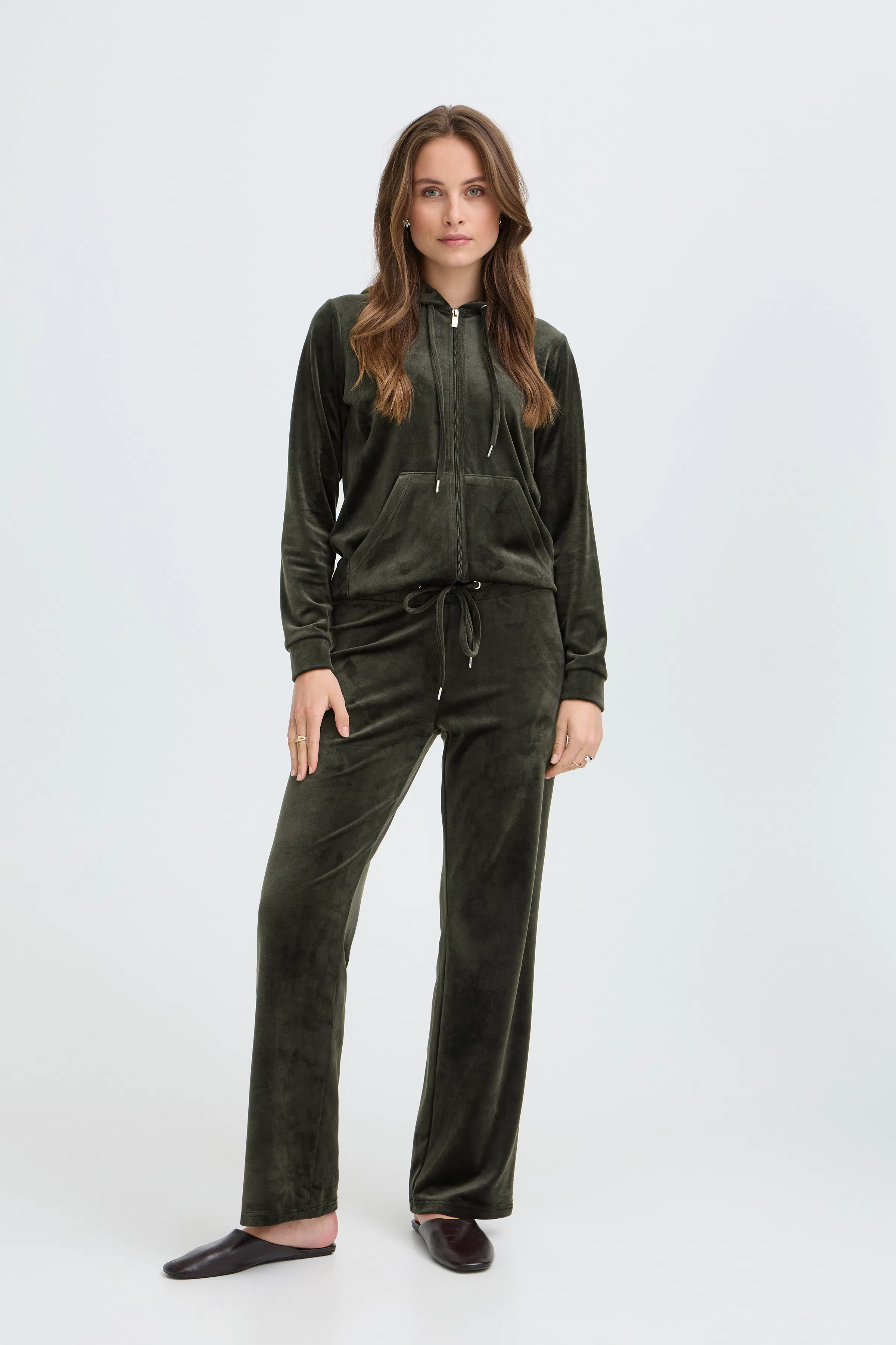 Velour sett LOOKBOOK FRONT 20810786-190509