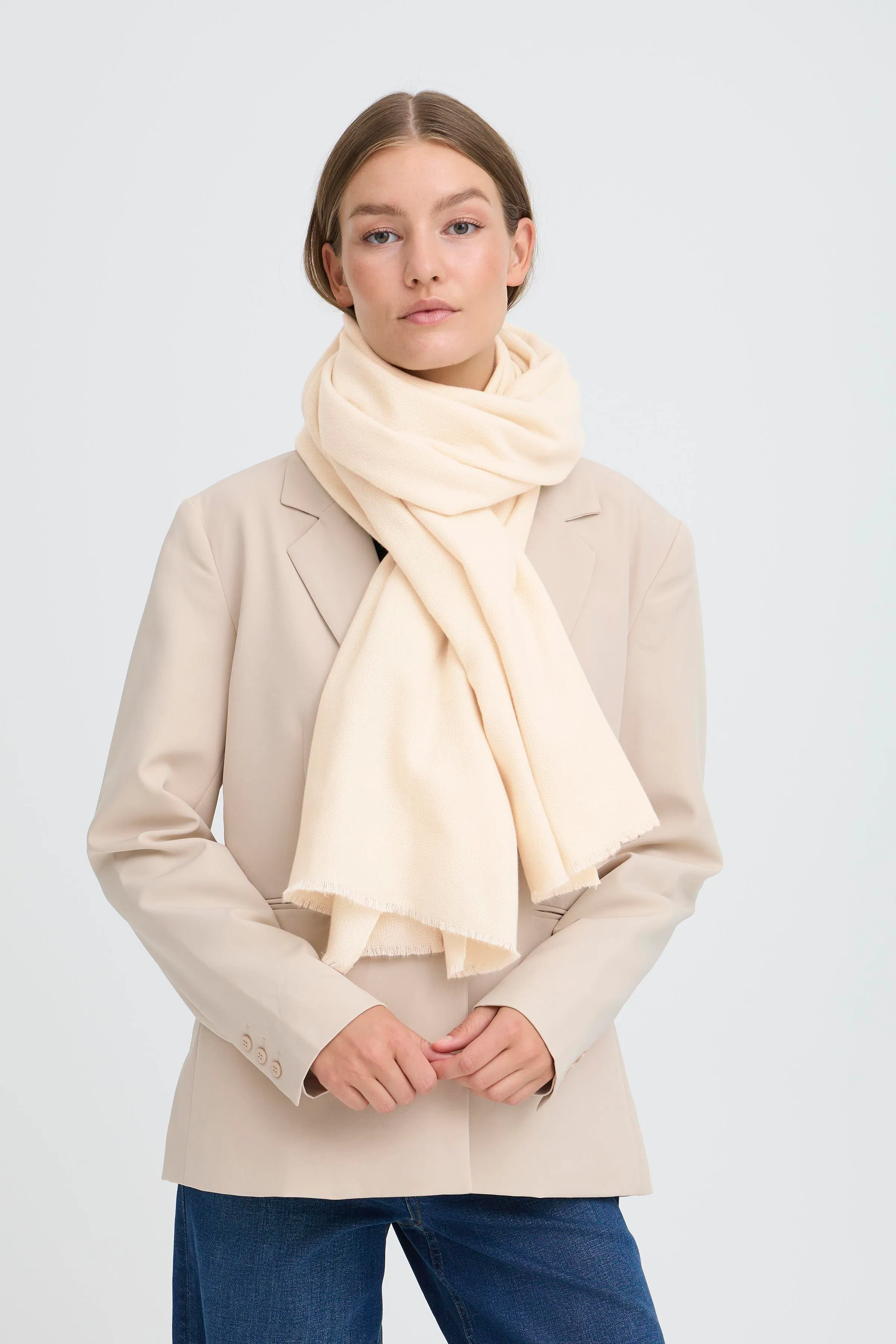 IALANA Skjerf LOOKBOOK FRONT 20124953-124301