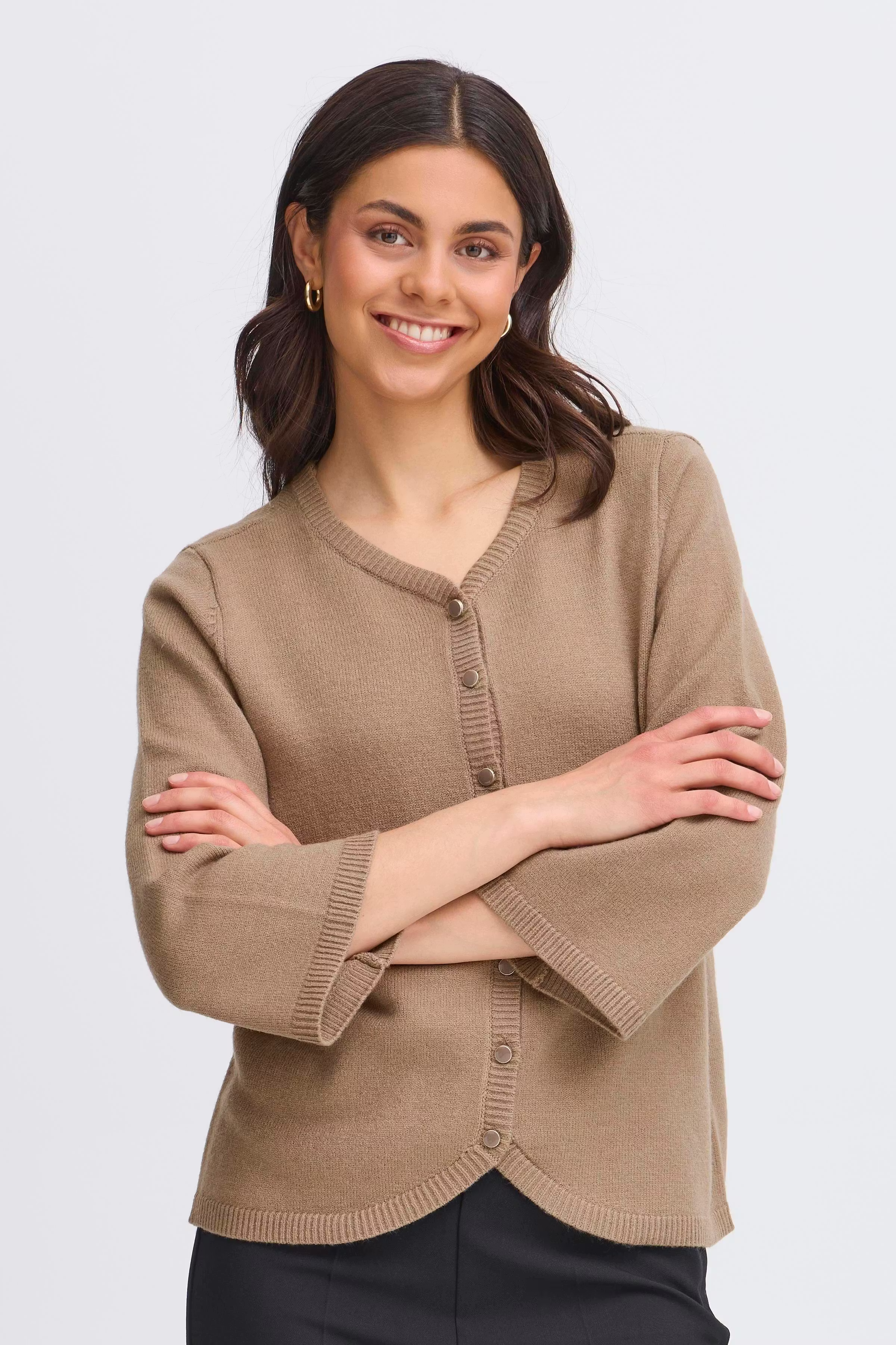 FRBITTE Cardigan LOOKBOOK FRONT 20615894-171311