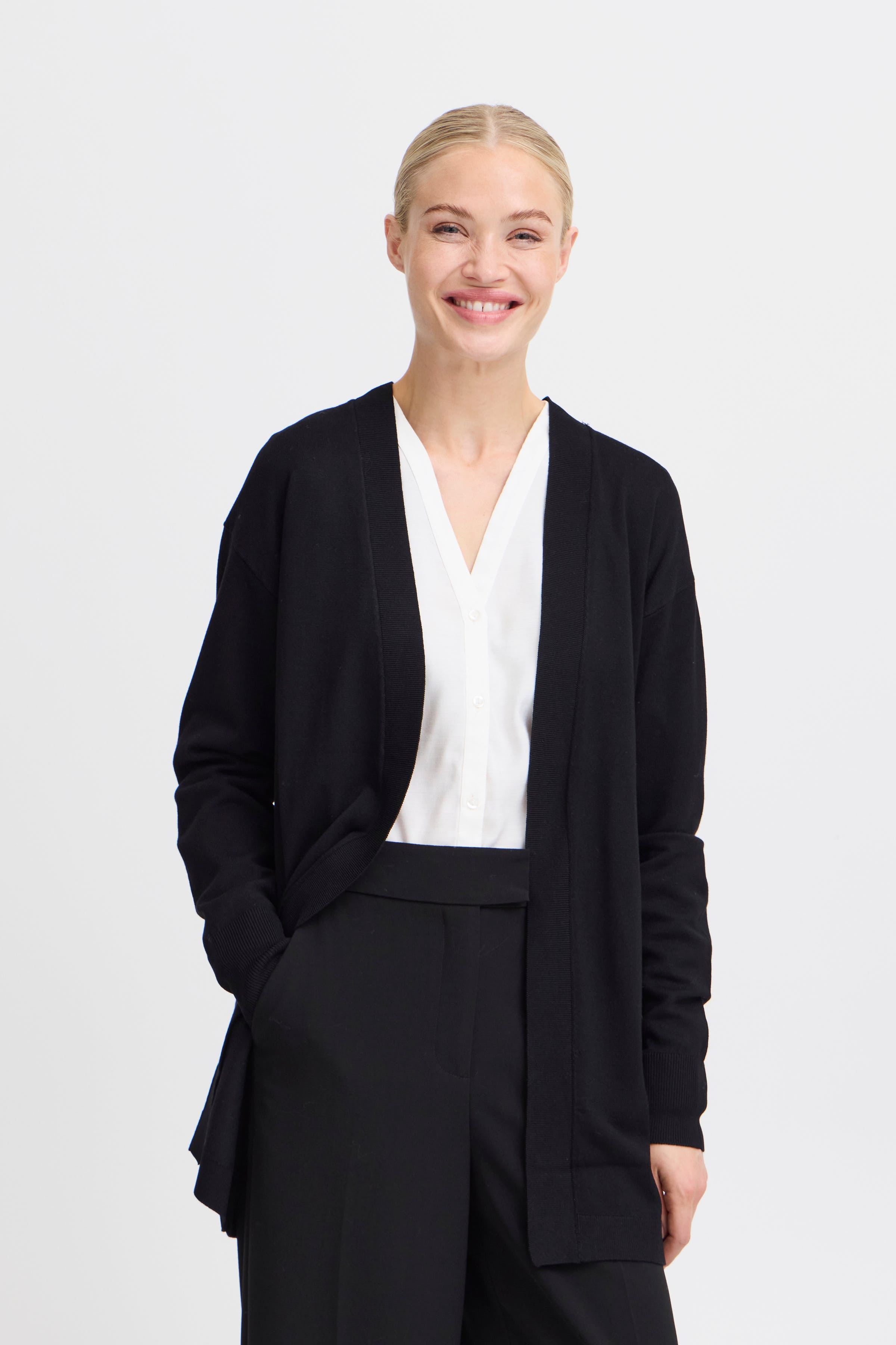 BYMMORLA Cardigan LOOKBOOK FRONT 20814392-200451