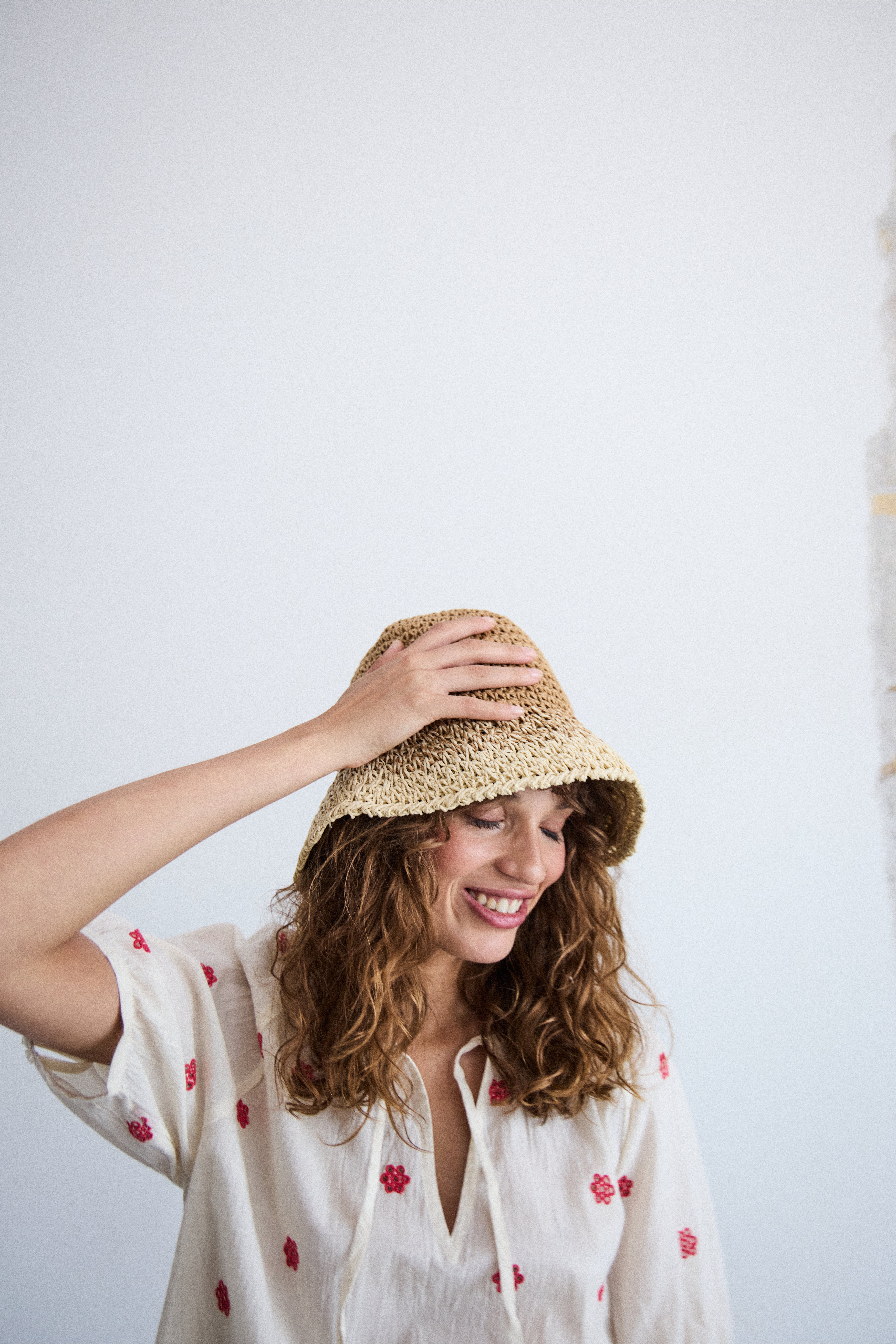 IAMENAKA Hatt LOCATION NONE 20123137-151306