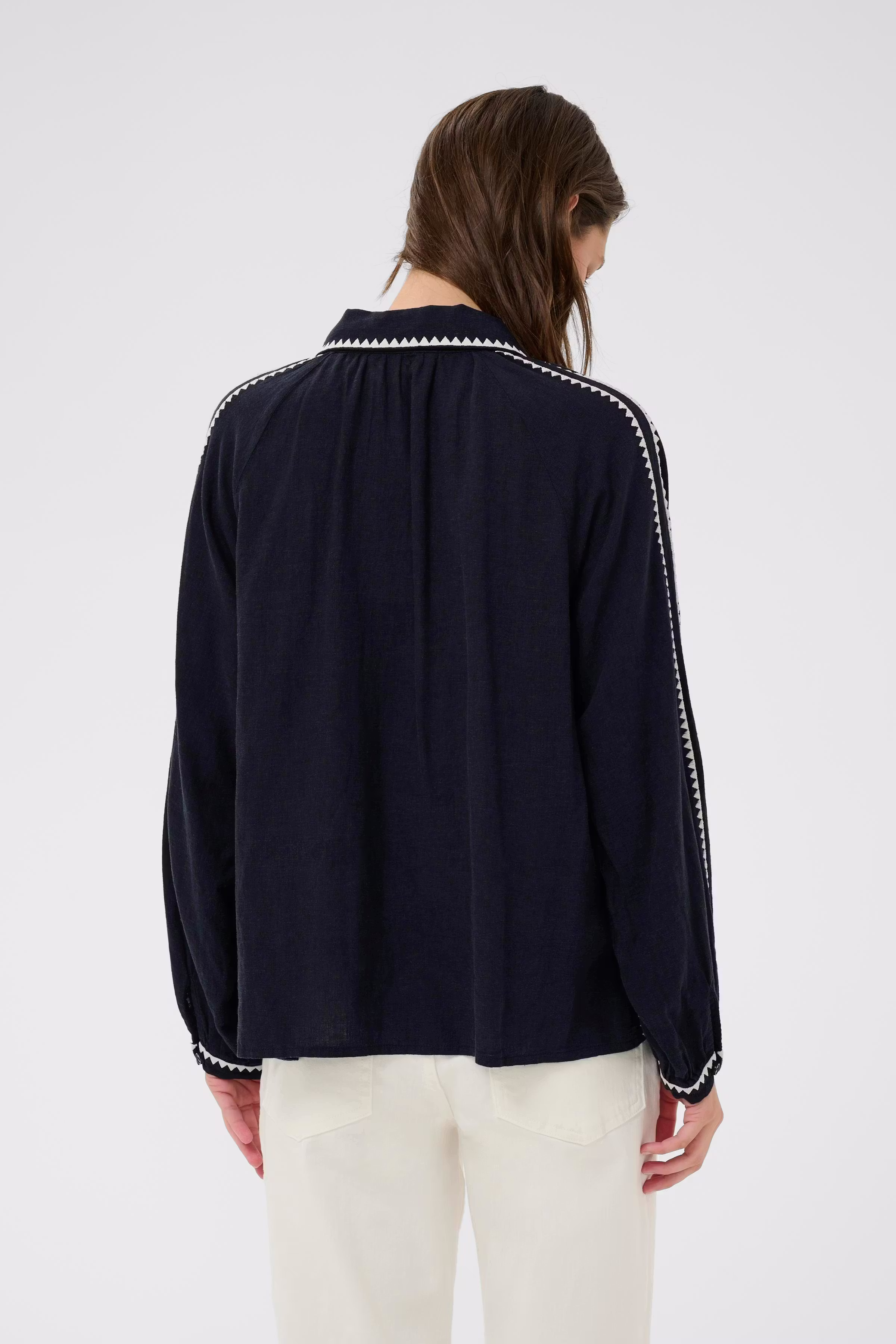 AimyPW Bluse LOOKBOOK BACK 30310419-194109