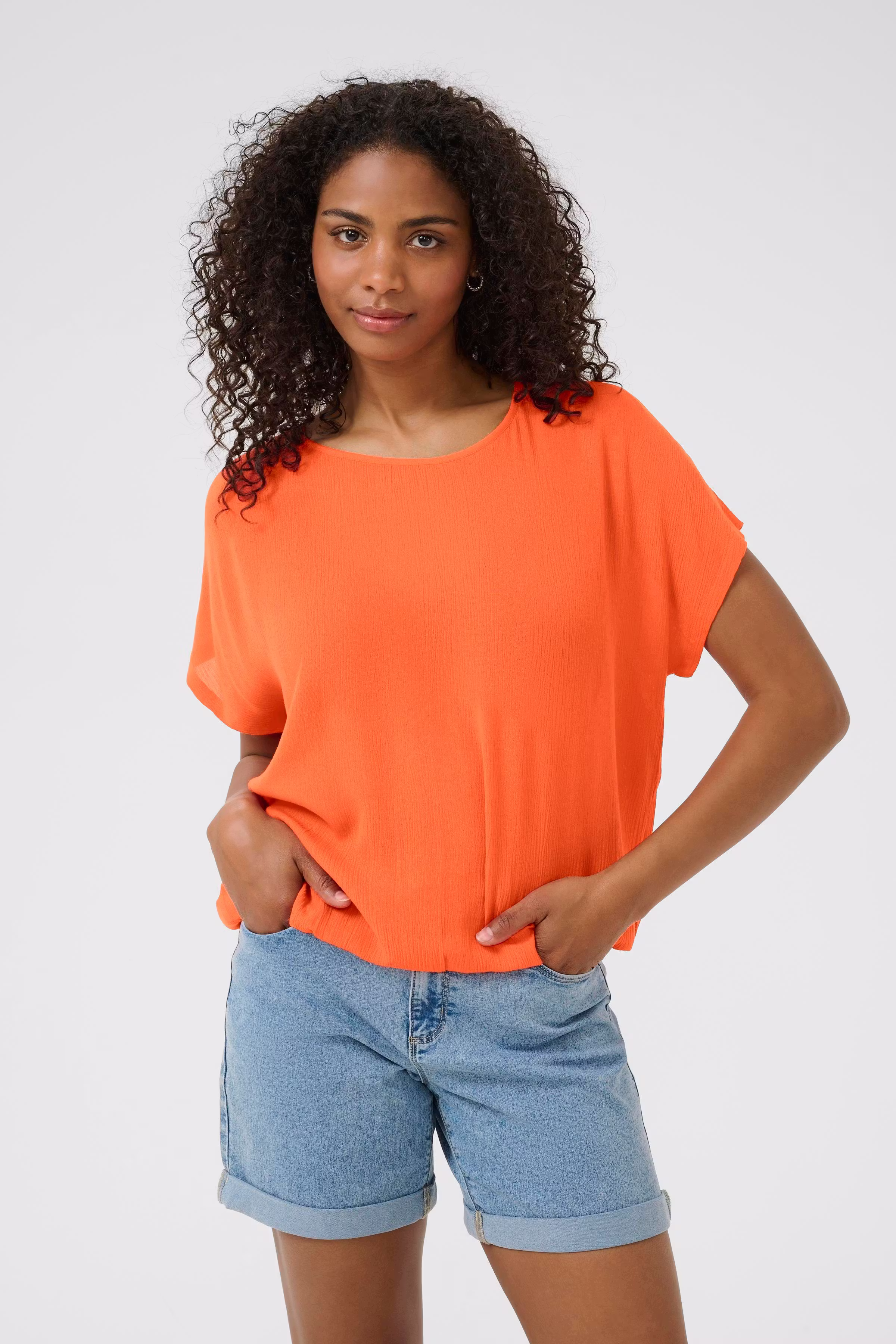 KAamber Bluse LOOKBOOK FRONT 10500781-171558