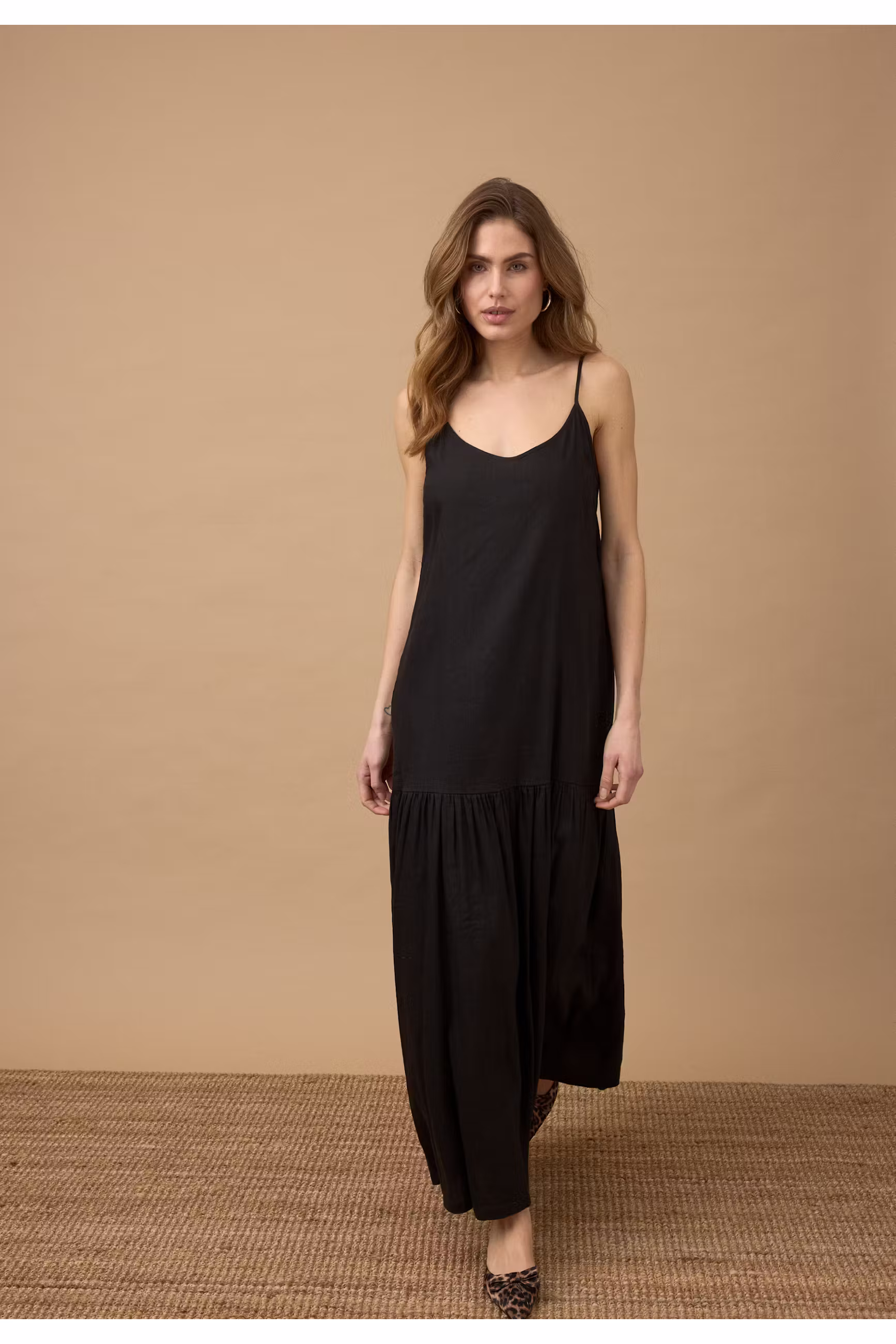 PZLUCA Kjole LOCATION NONE 50210433-193911