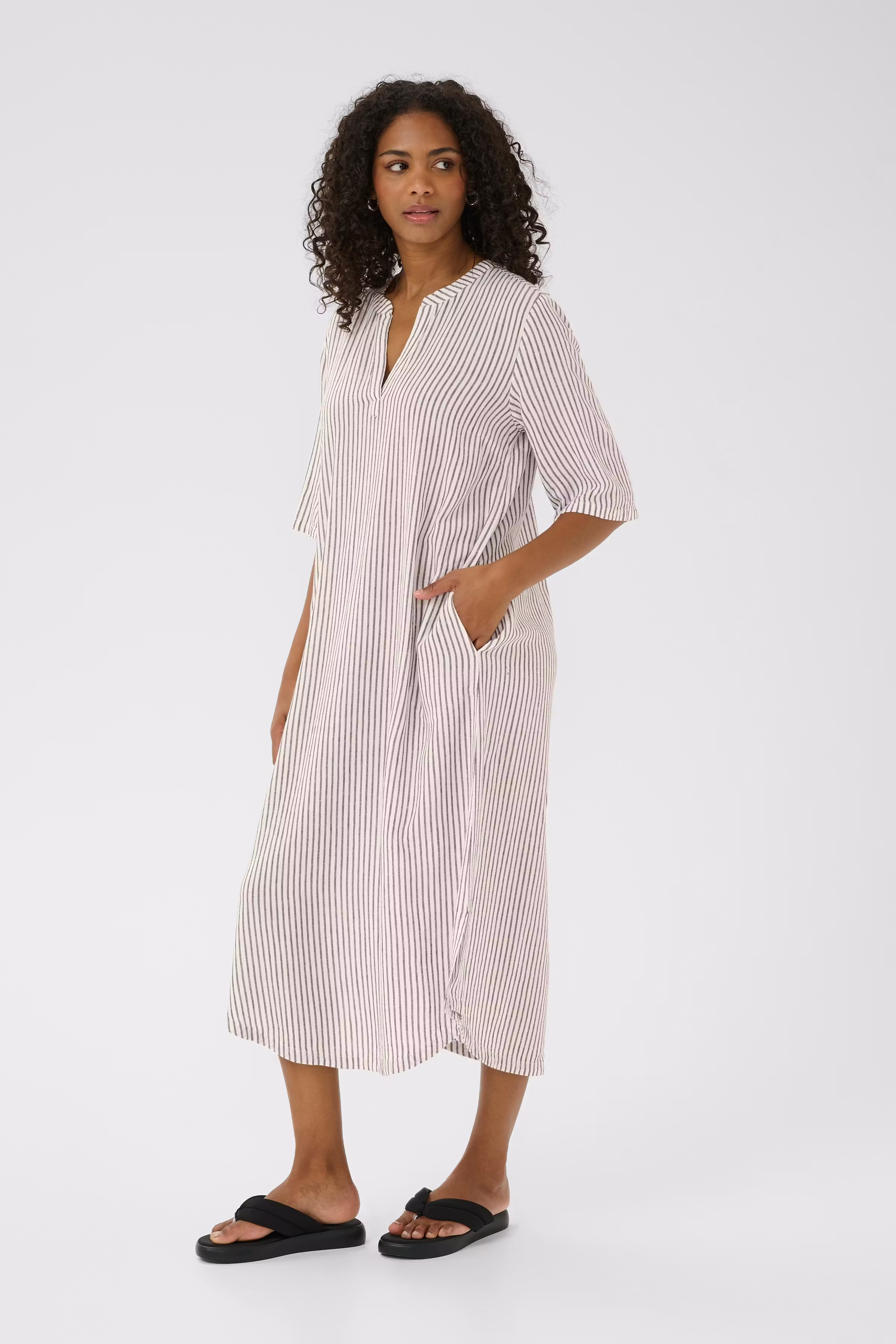 KAmilia Linen dress LOOKBOOK FRONT 10508312-107749