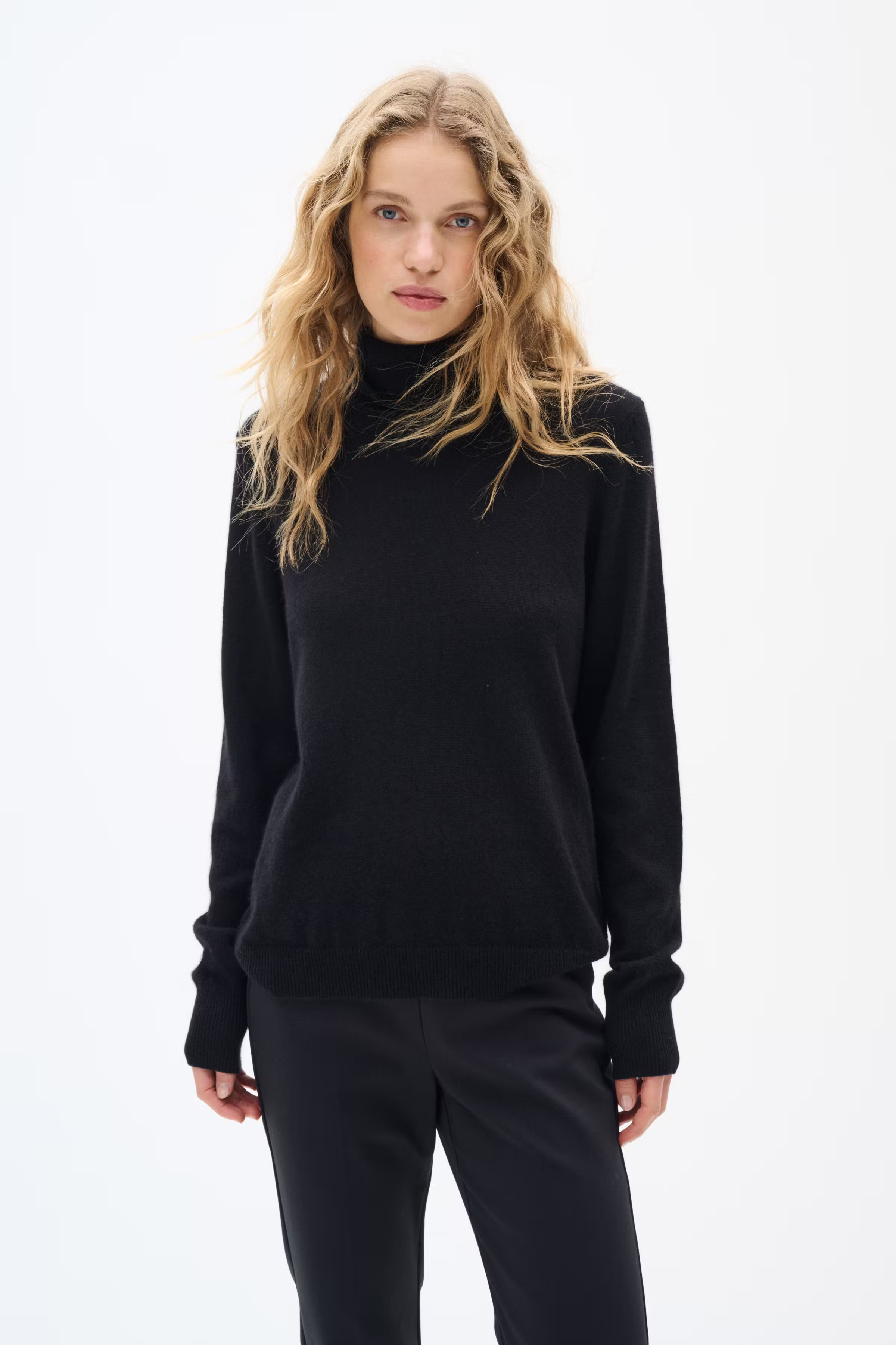 LukkaIW Rollneck Cashmere Pullover LOOKBOOK FRONT 30108211-194008