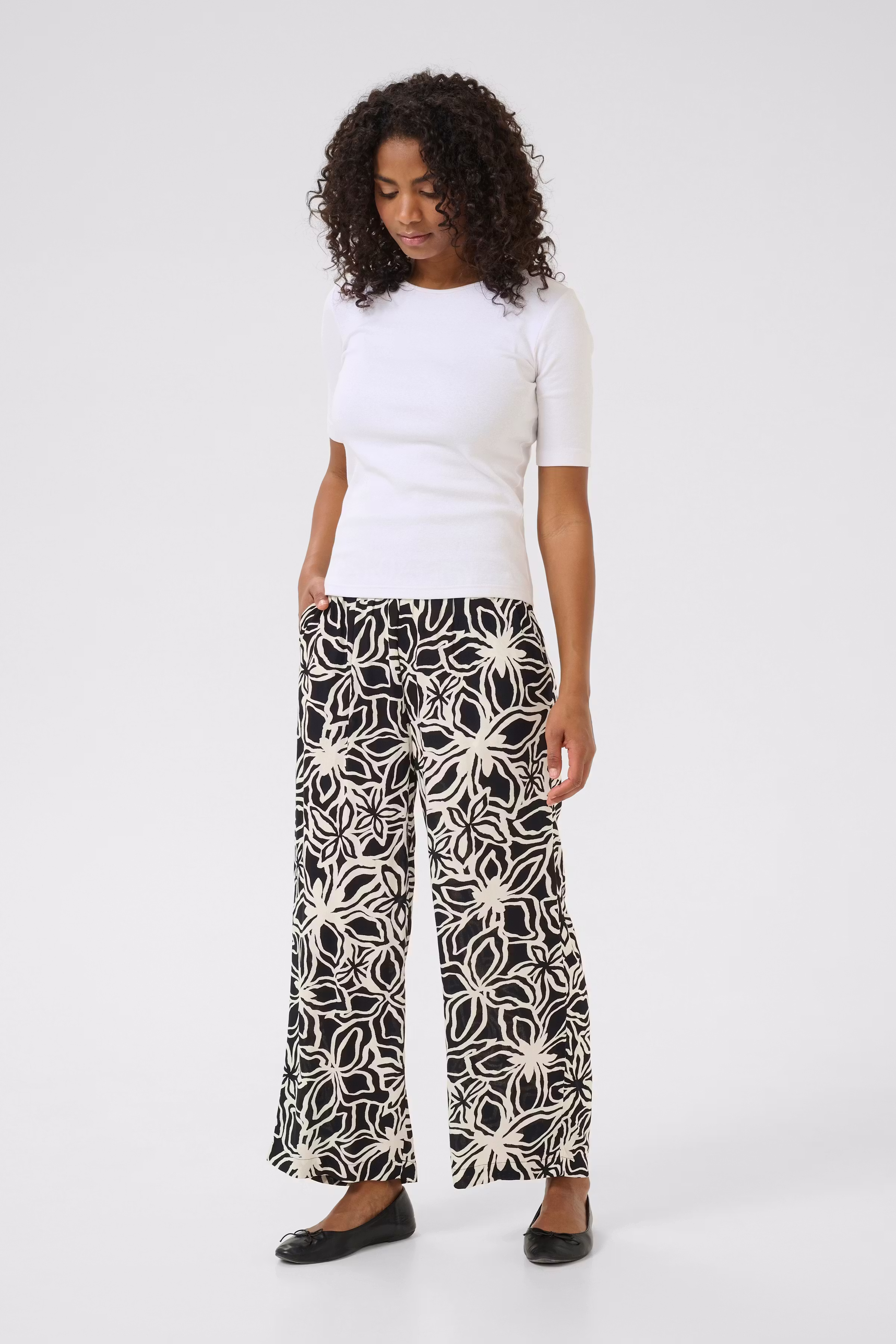 KAsanne Trousers LOOKBOOK FRONT 10508978-107080