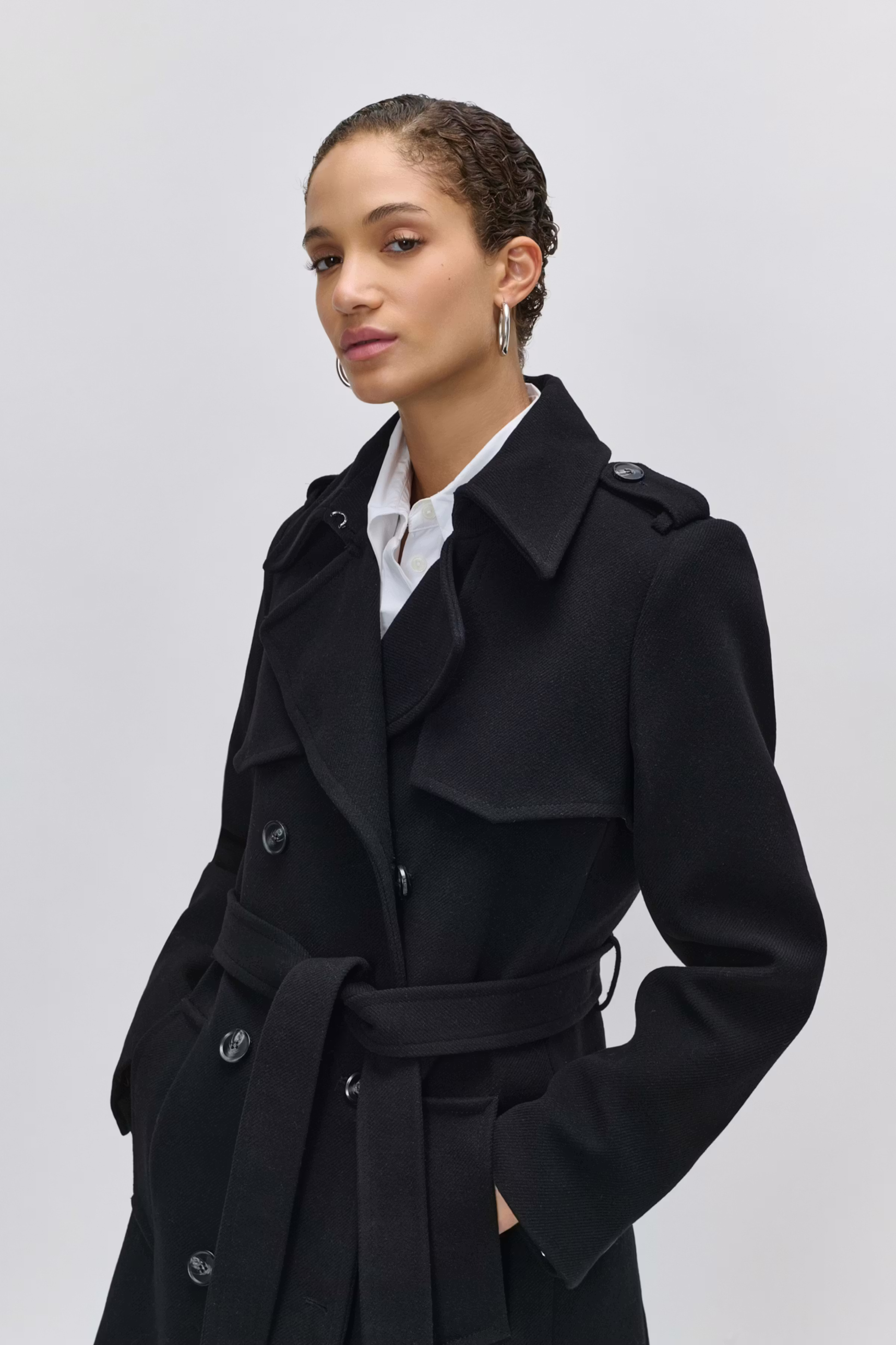 CHARLOTTE ANN MANTEL LOOKBOOK FRONT 30600567-BK999