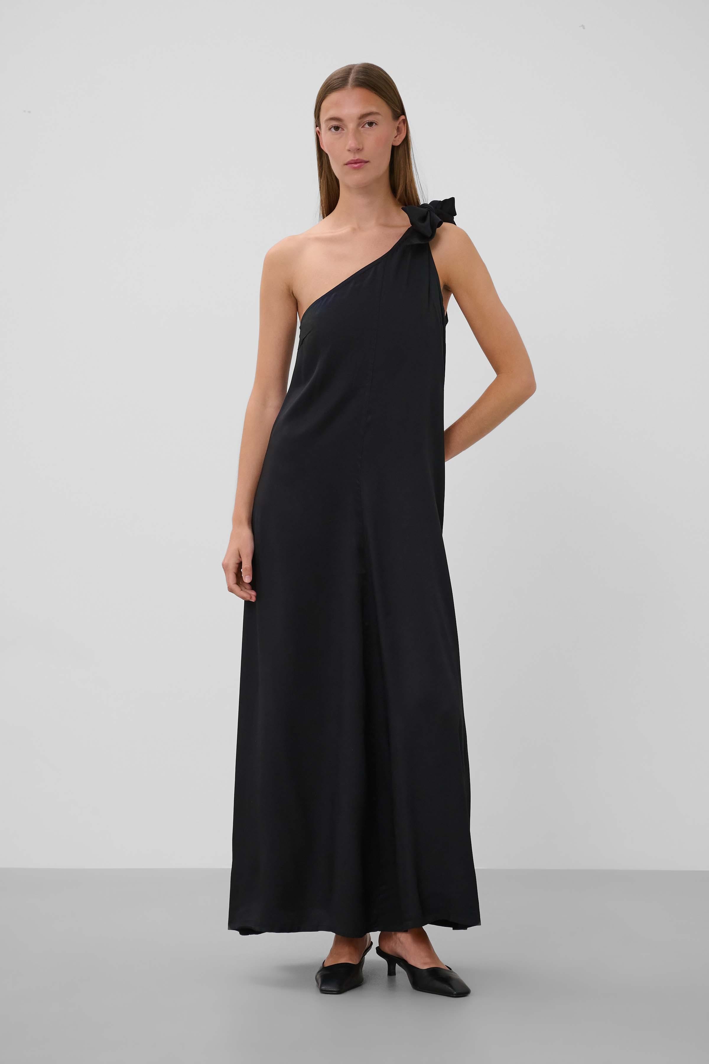 SLBecca Klänning LOOKBOOK FRONT 30408519-194008