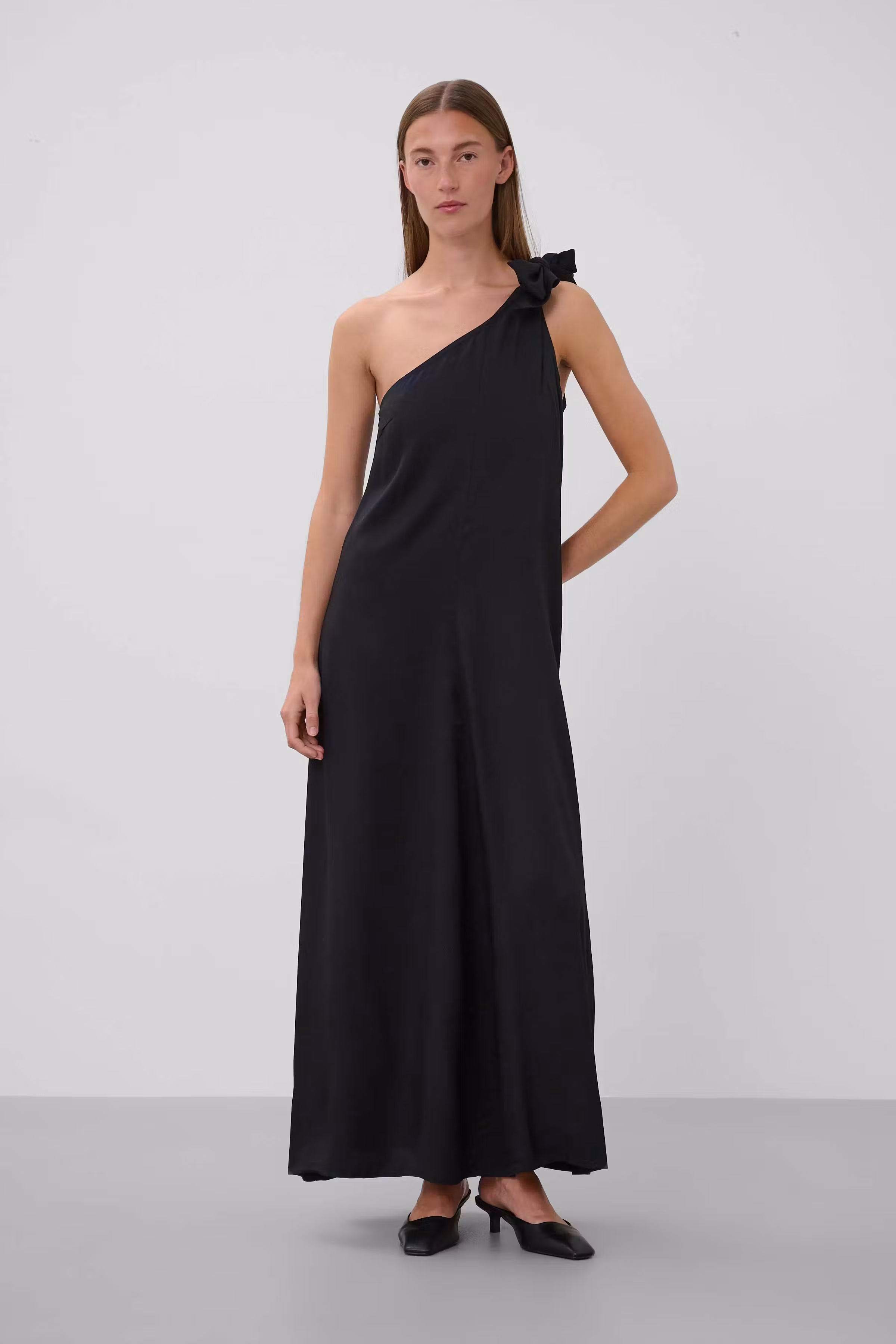 SLBecca Kleid LOOKBOOK FRONT 30408519-194008