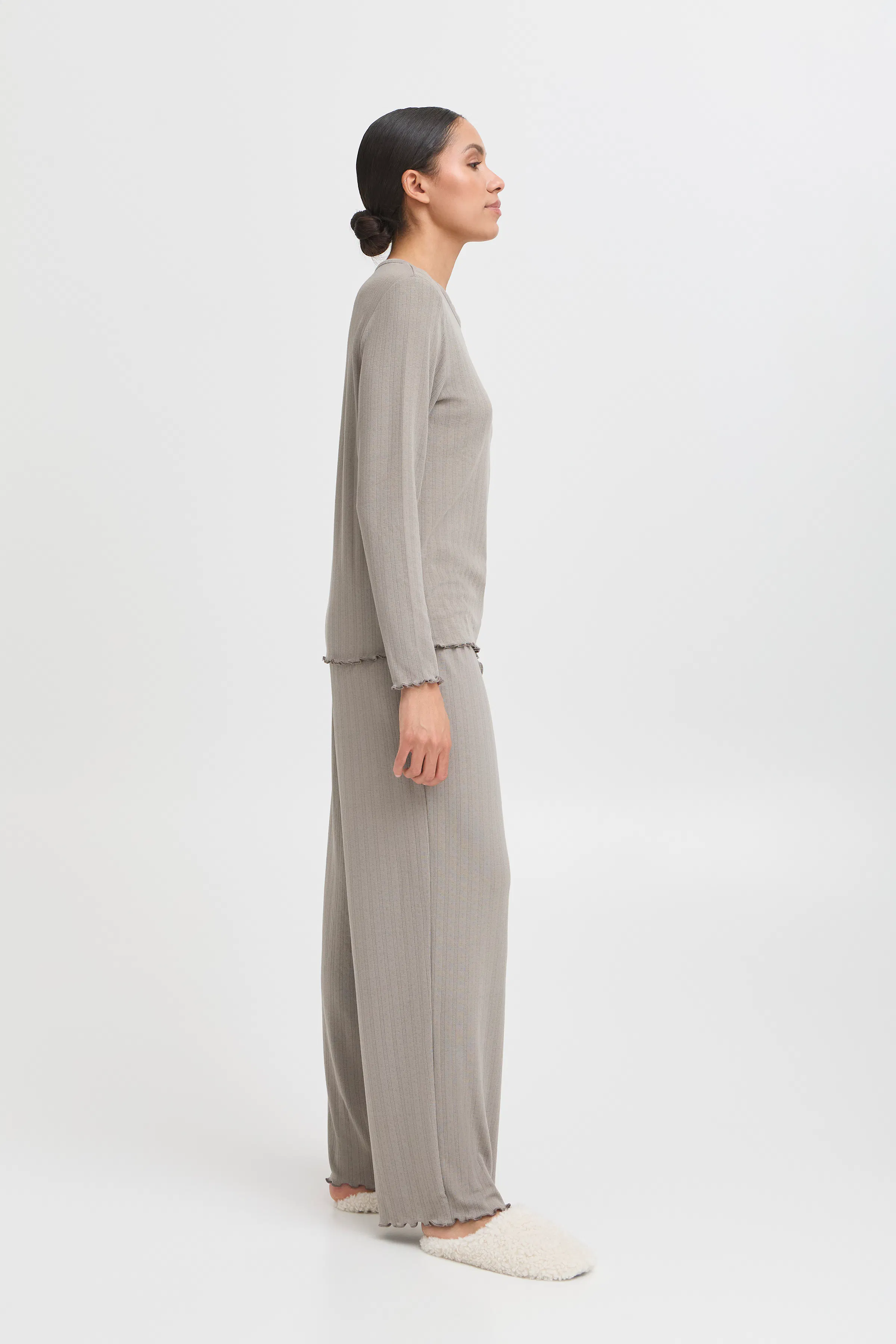 BYPJ LOOKBOOK FRONT 20818609-161305